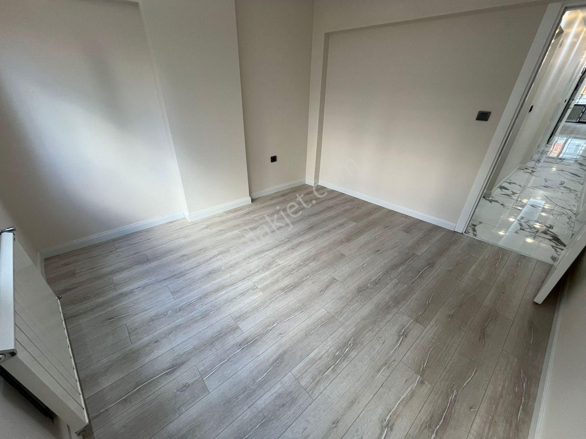 Mithatpaşa Cad. Arakat Full Yapılı 3+1 Asansörlü Daire - Görsel 31