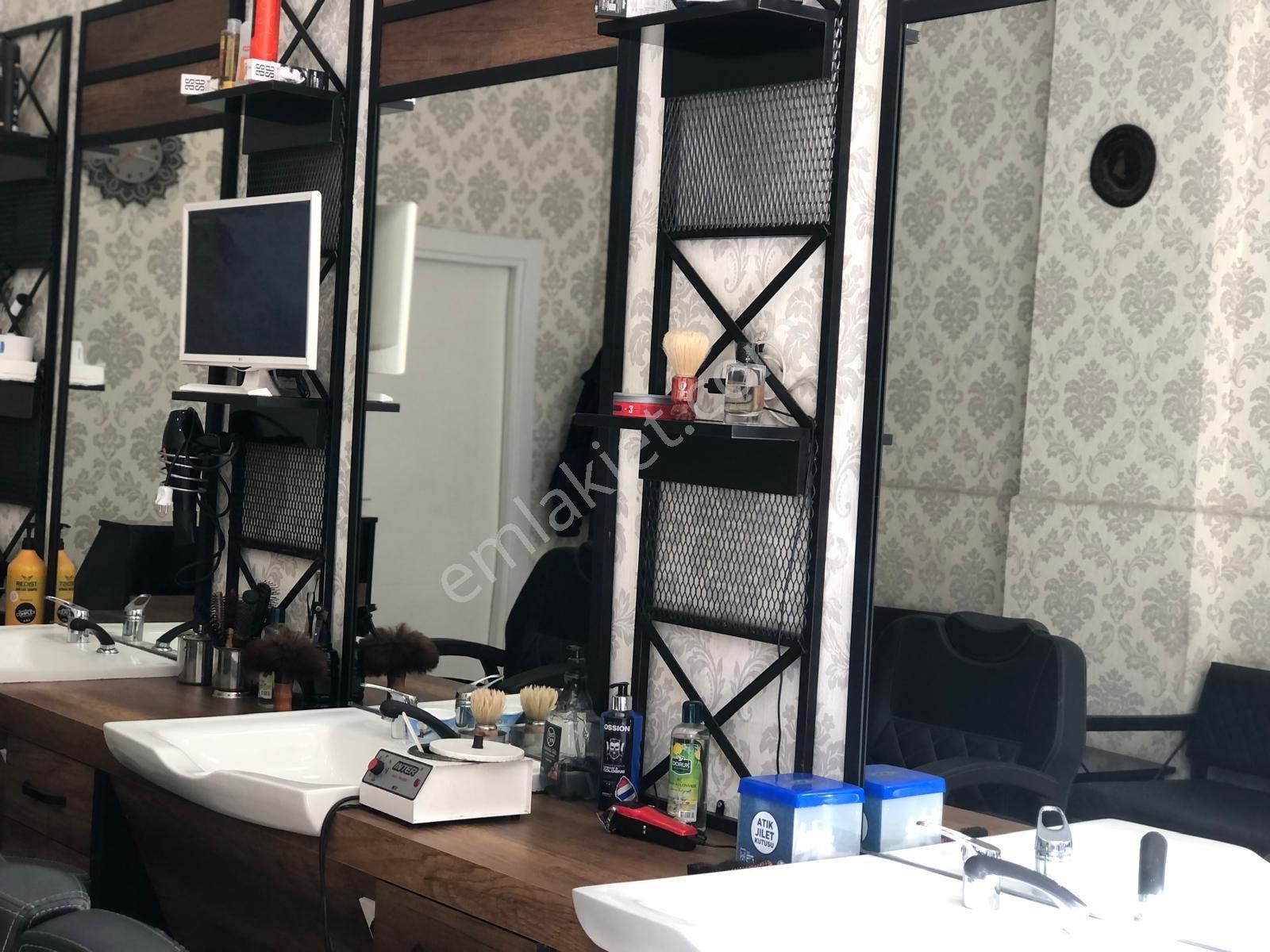 Demetevlerin En İşlek Caddesinde Satılık Dükkan - Görsel 9