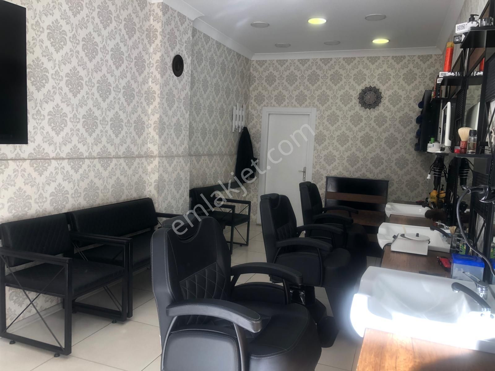 Demetevlerin En İşlek Caddesinde Satılık Dükkan - Görsel 13