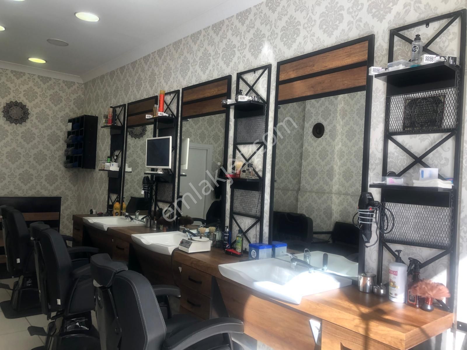 Demetevlerin En İşlek Caddesinde Satılık Dükkan - Görsel 5