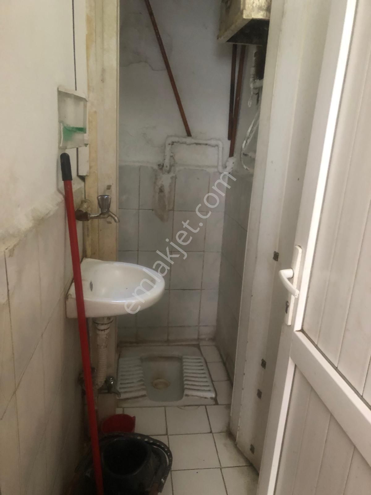 Demetevlerin En İşlek Yerinde Devren Satılık Dükkan - Görsel 6