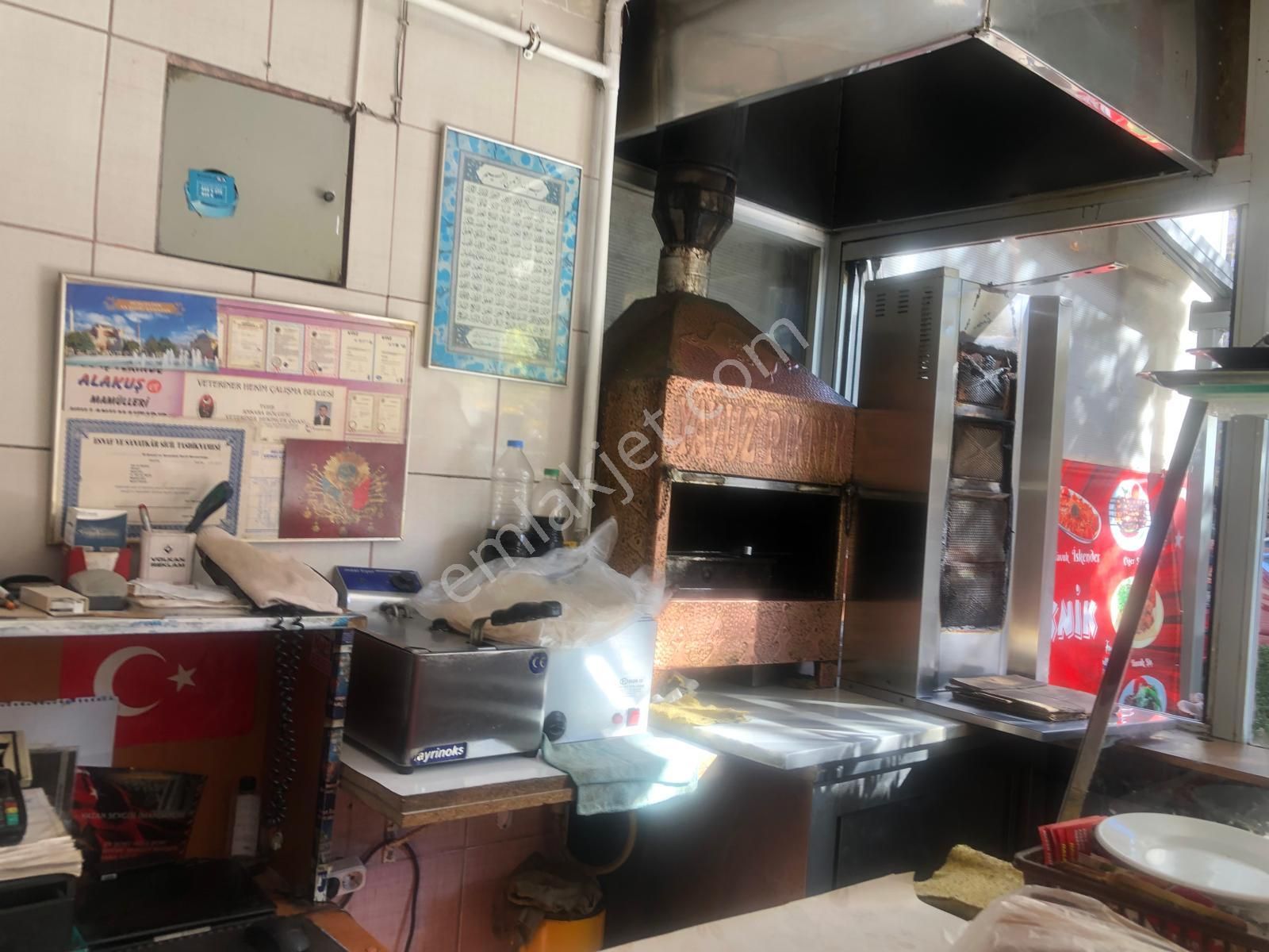 Demetevlerin En İşlek Yerinde Devren Satılık Dükkan - Görsel 5
