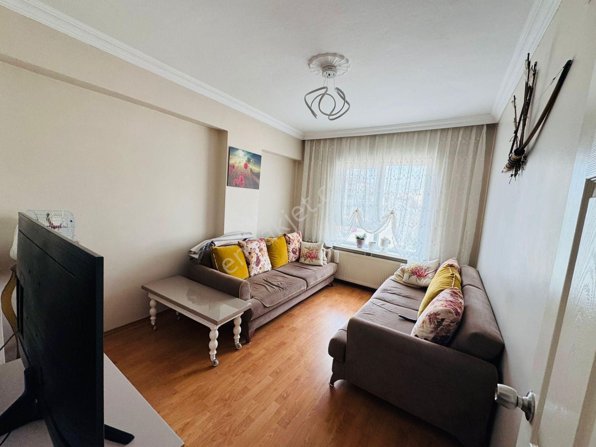 Beşikkaya Mahallesinde 3+1 3. Katta Satılık Daire !! - Görsel 6