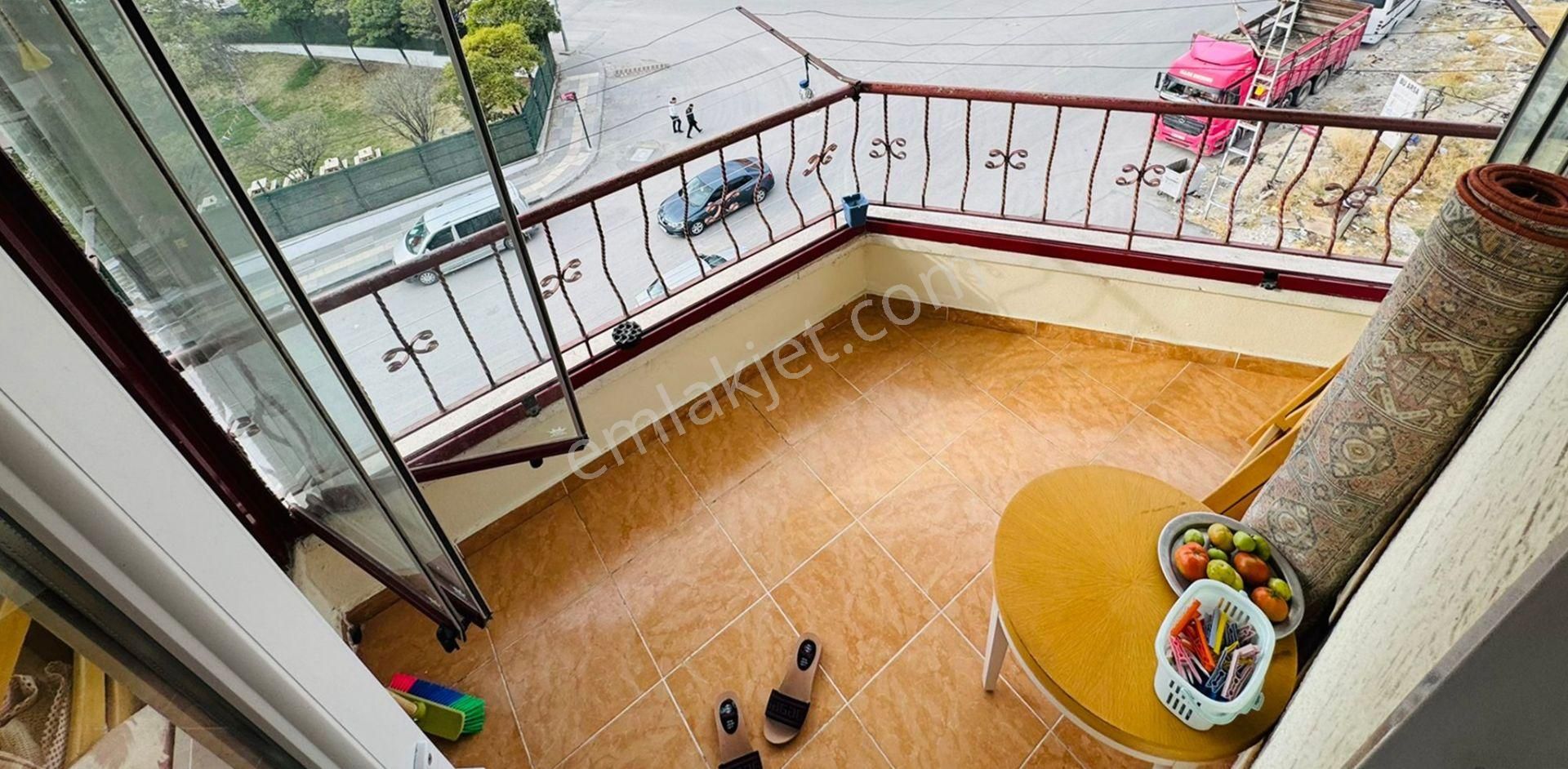 Beşikkaya Mahallesinde 3+1 3. Katta Satılık Daire !! - Görsel 15