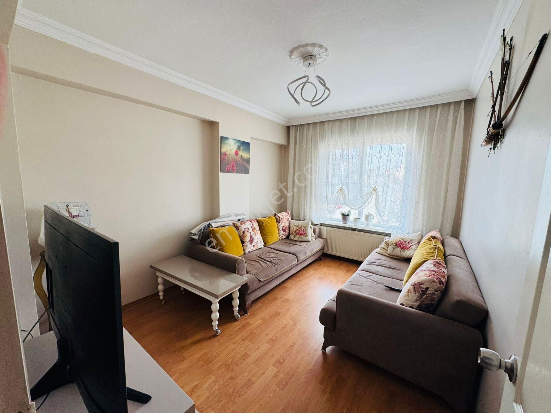 Beşikkaya Mahallesinde 3+1 3. Katta Satılık Daire !! - Görsel 7