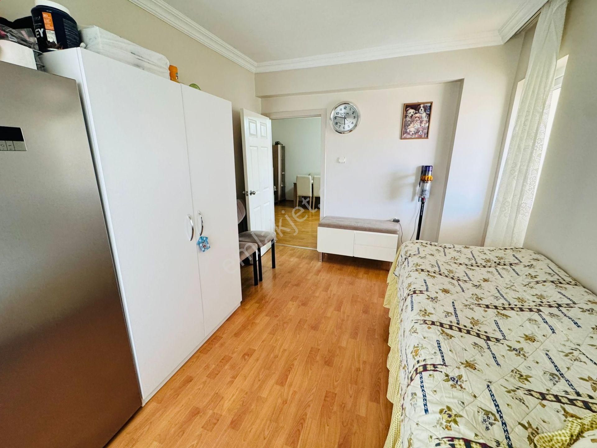 Beşikkaya Mahallesinde 3+1 3. Katta Satılık Daire !! - Görsel 12