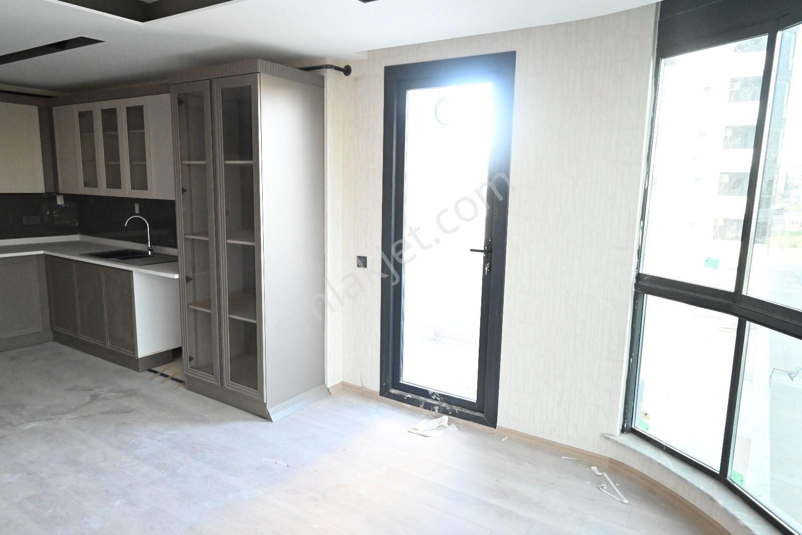 Ultra Lüks Site İçerisinde Havuzlu Doğal Gazlı 2+1 Satılık Daire - Görsel 17