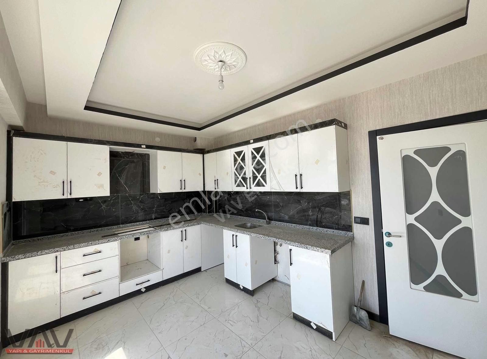 Karaman Yolu Üzeri Oturuma Hazır Sıfır Geniş 2+1 Daire! - Görsel 12