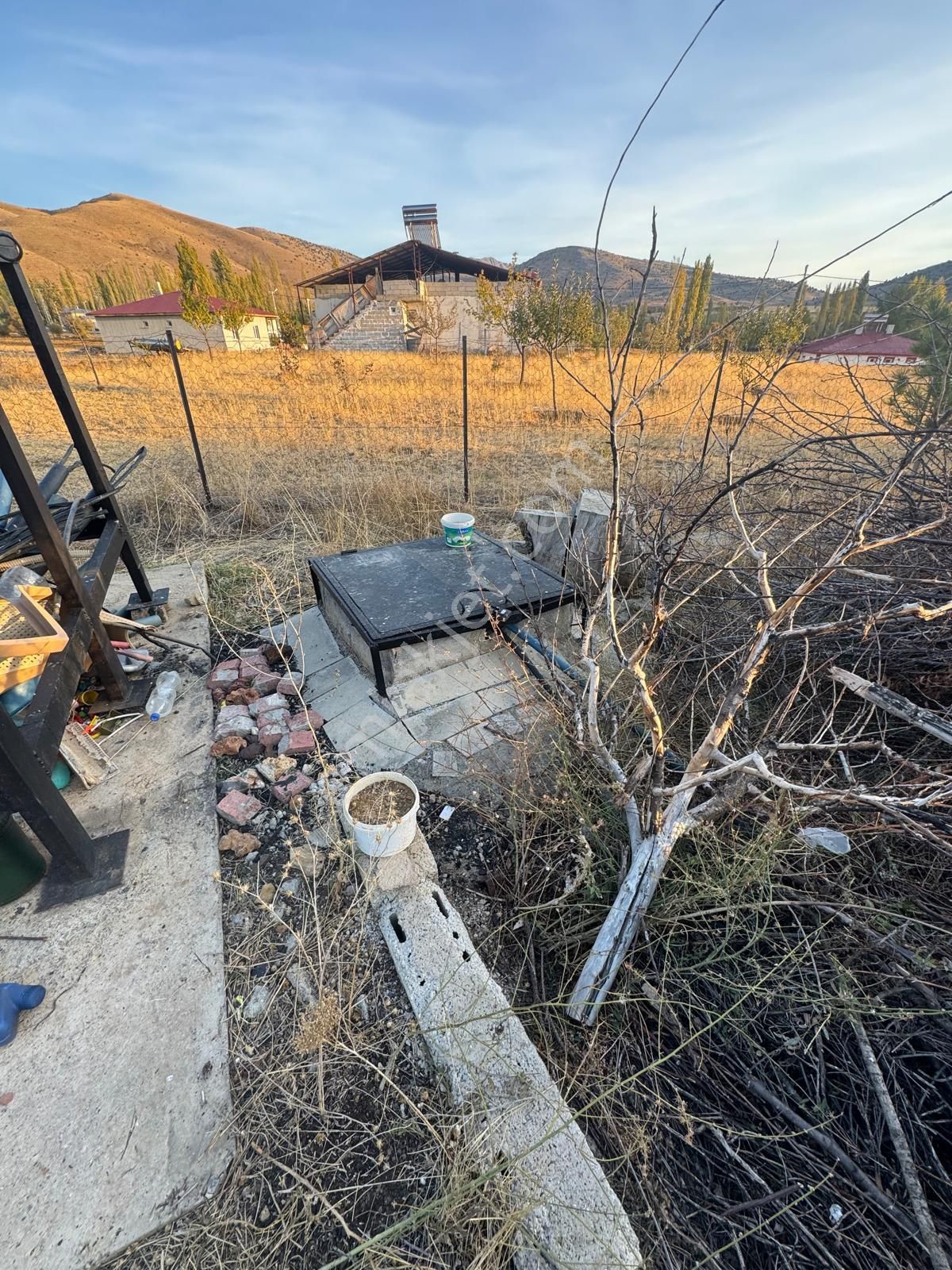 Tufanbeyli Bozgüney Mahallesinde Kaçırılmayacak Geniş Bahçeli Müstakil 2 Katlı Ev Ve Büyük Bahçesi - Görsel 13