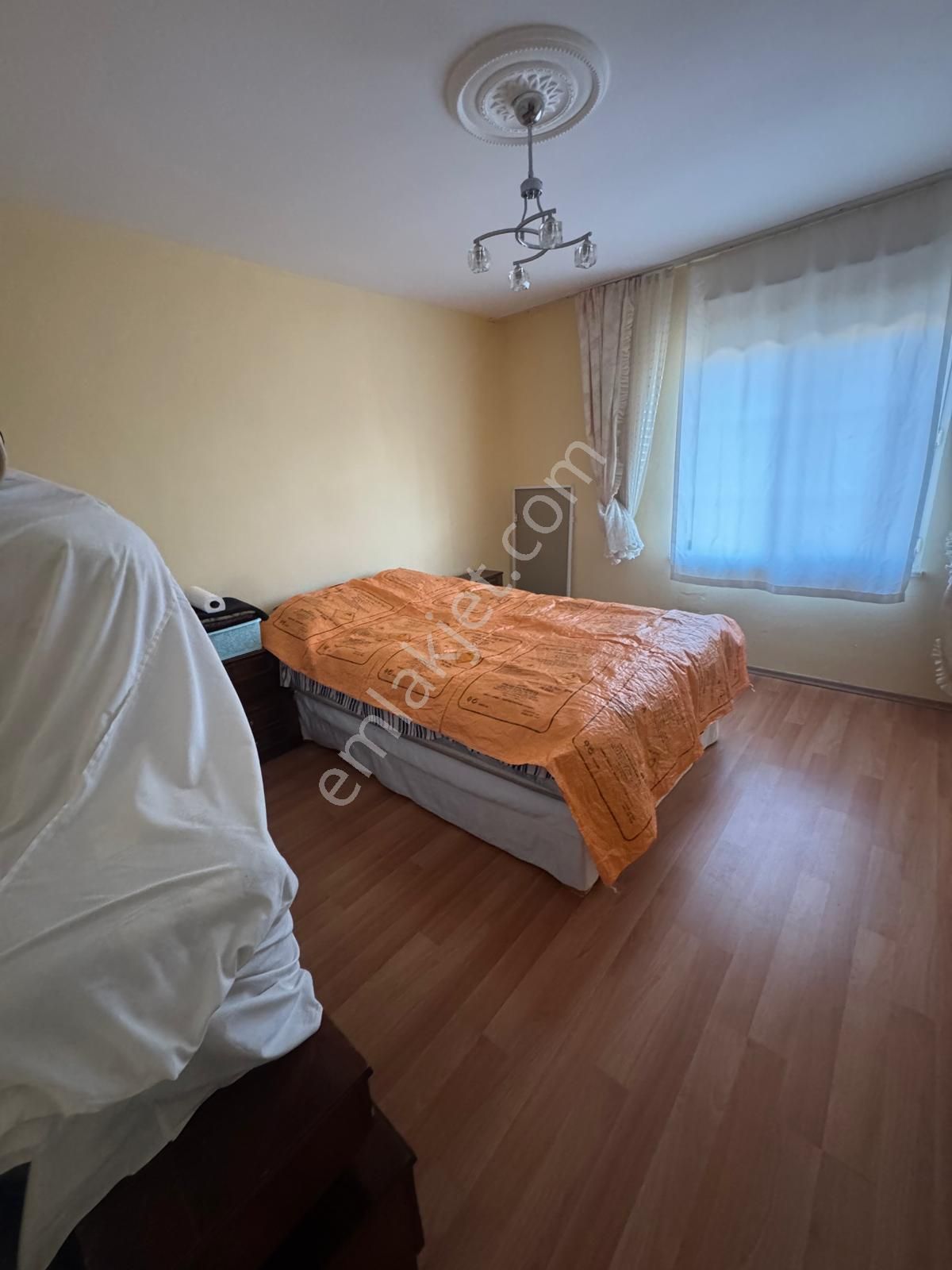 Tufanbeyli Bozgüney Mahallesinde Kaçırılmayacak Geniş Bahçeli Müstakil 2 Katlı Ev Ve Büyük Bahçesi - Görsel 5