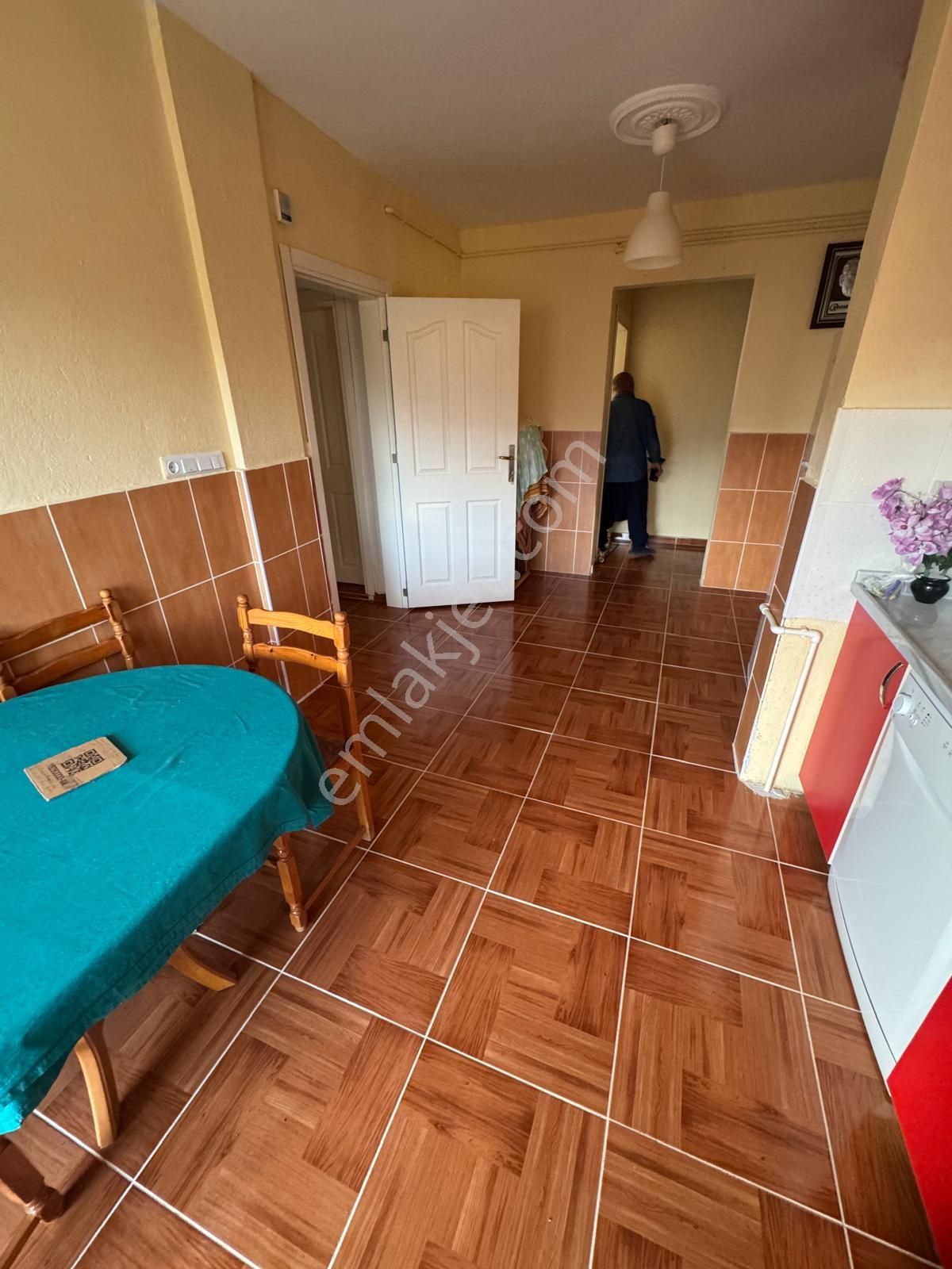 Tufanbeyli Bozgüney Mahallesinde Kaçırılmayacak Geniş Bahçeli Müstakil 2 Katlı Ev Ve Büyük Bahçesi - Görsel 7