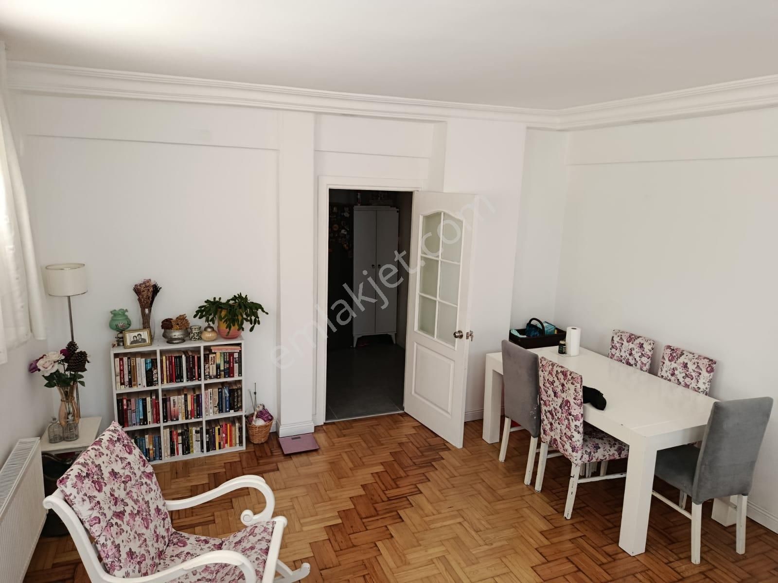 Beşiktaş Ortaköy Şık Bina Işık Alan Yüksek Tavan Zemin Kat Daire - Görsel 11