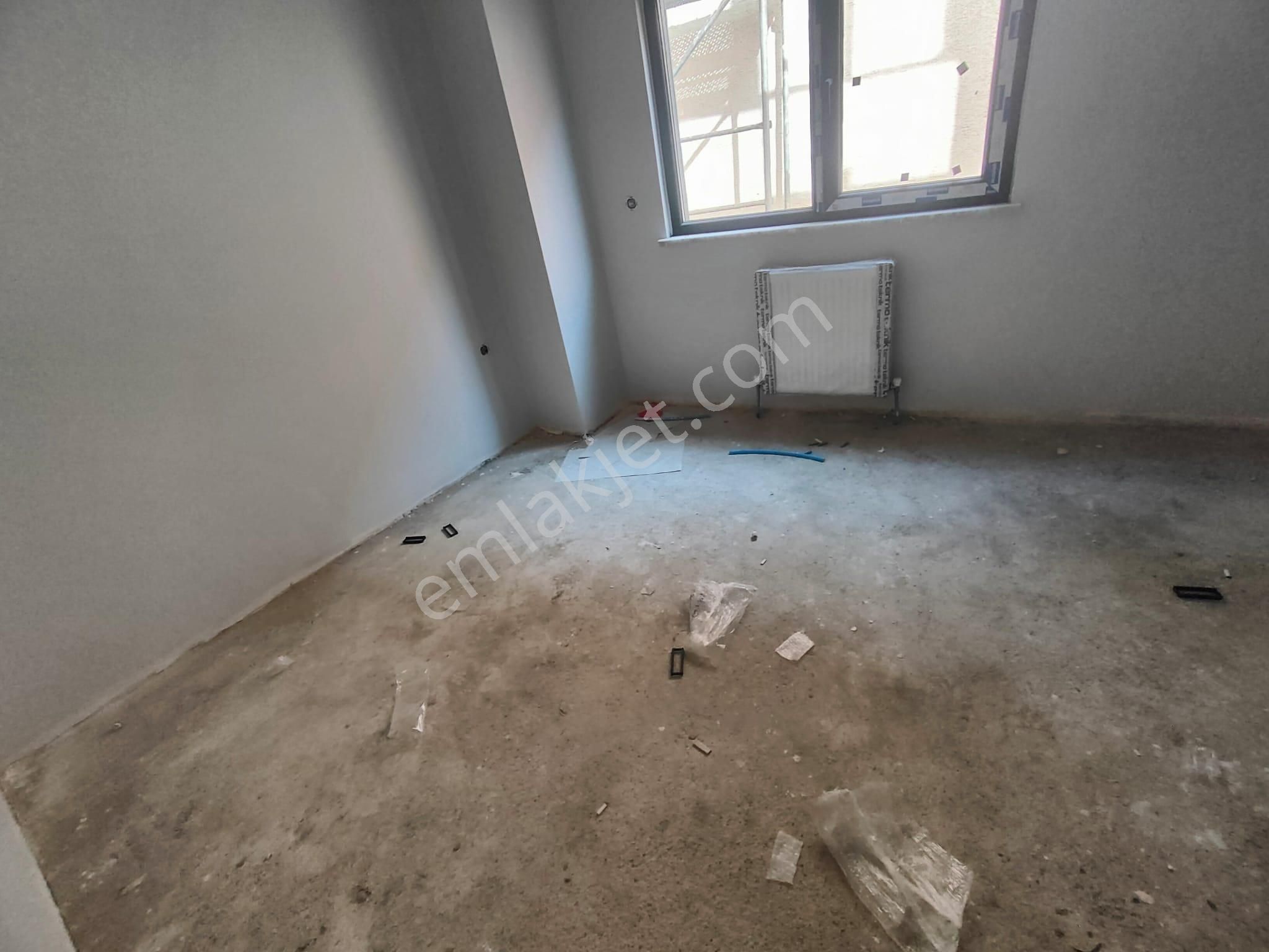 Emlak Dünyasından Altıntepede 2+1 Bahçe Kullanımlı Ters Dubleks - Görsel 9