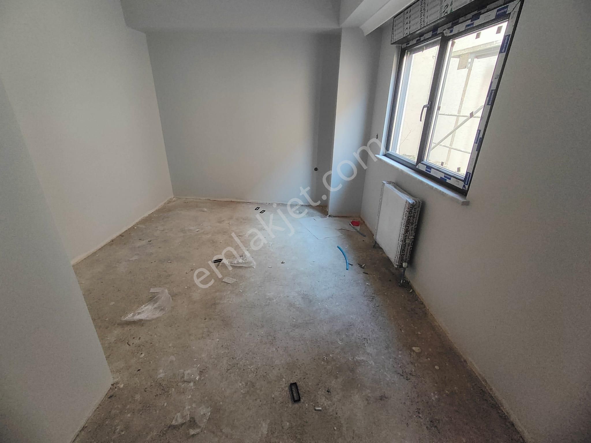 Emlak Dünyasından Altıntepede 2+1 Bahçe Kullanımlı Ters Dubleks - Görsel 10