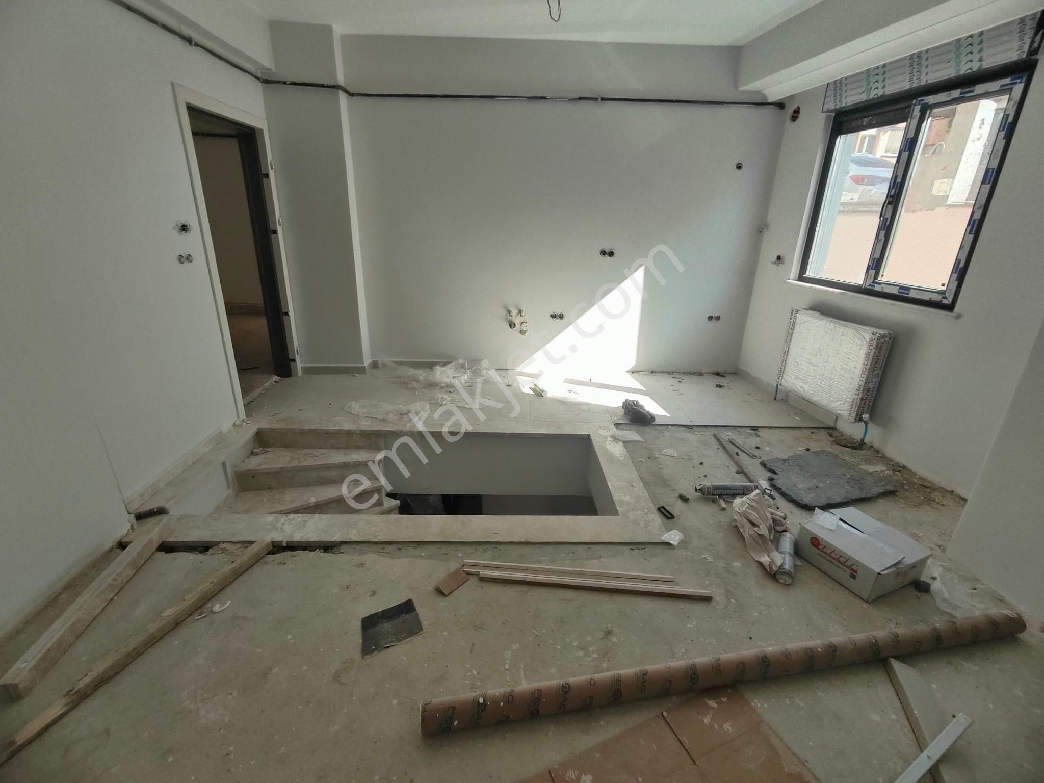 Emlak Dünyasından Altıntepede 2+1 Bahçe Kullanımlı Ters Dubleks