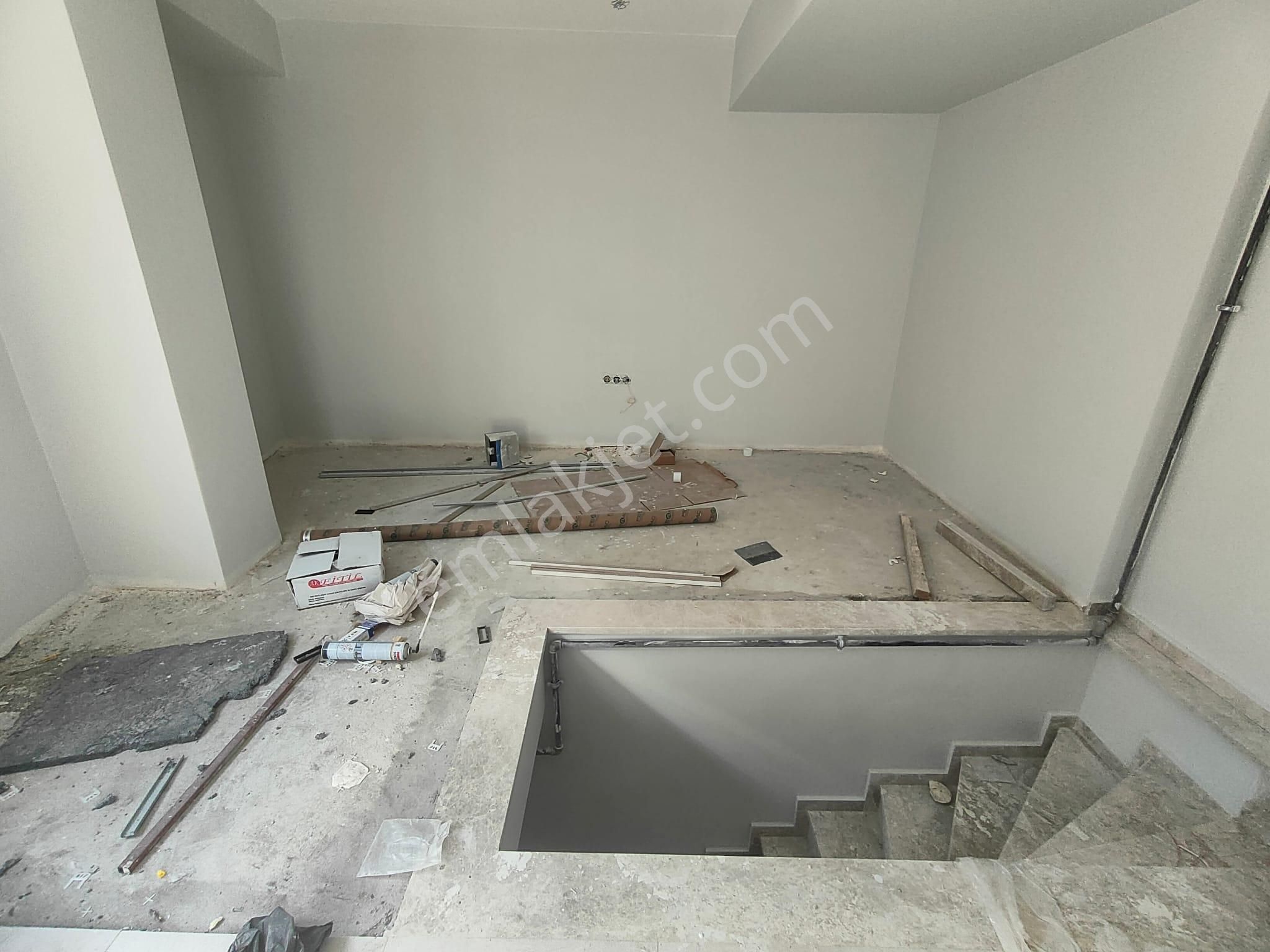 Emlak Dünyasından Altıntepede 2+1 Bahçe Kullanımlı Ters Dubleks - Görsel 4