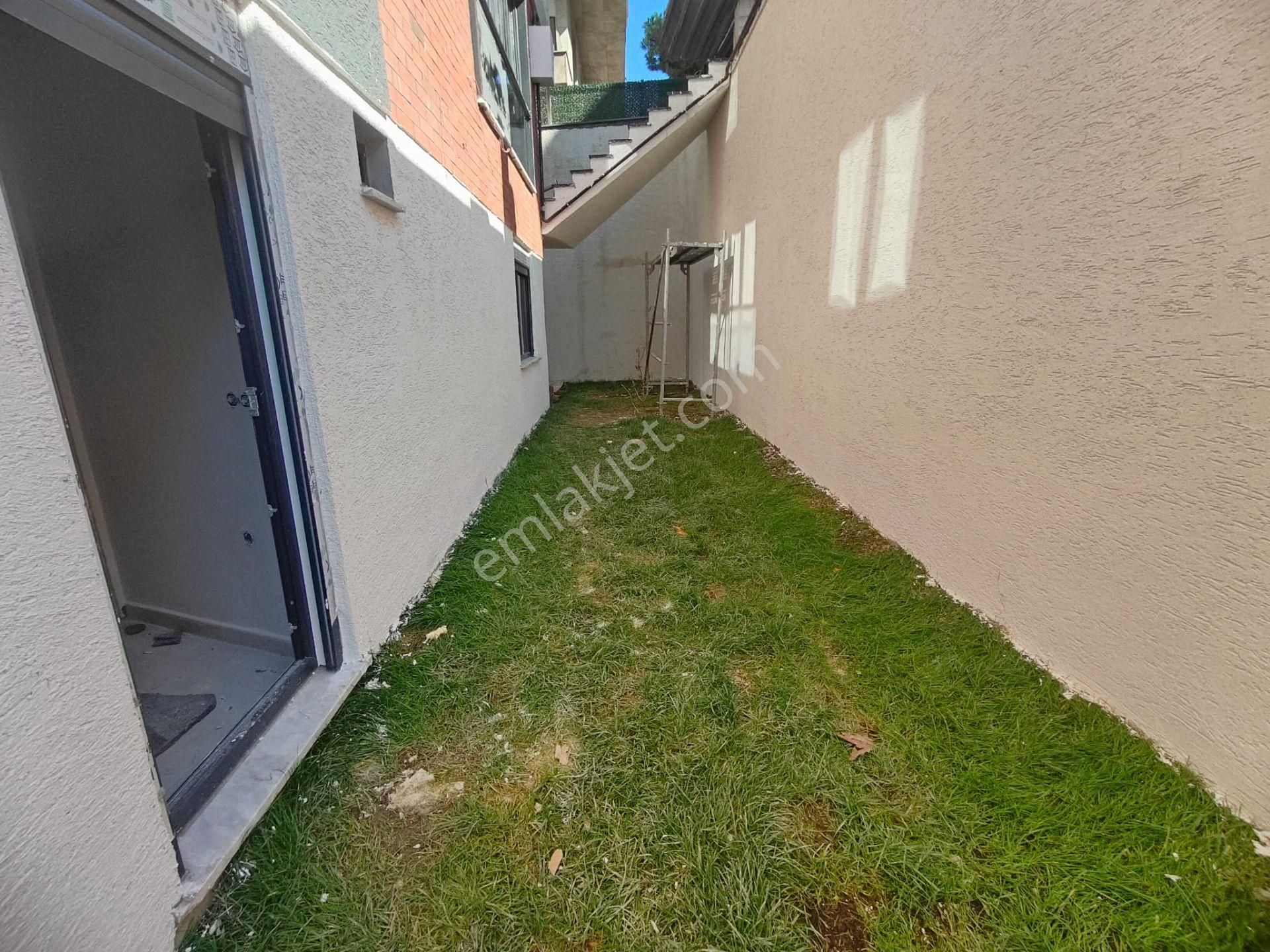 Emlak Dünyasından Altıntepede 2+1 Bahçe Kullanımlı Ters Dubleks - Görsel 15