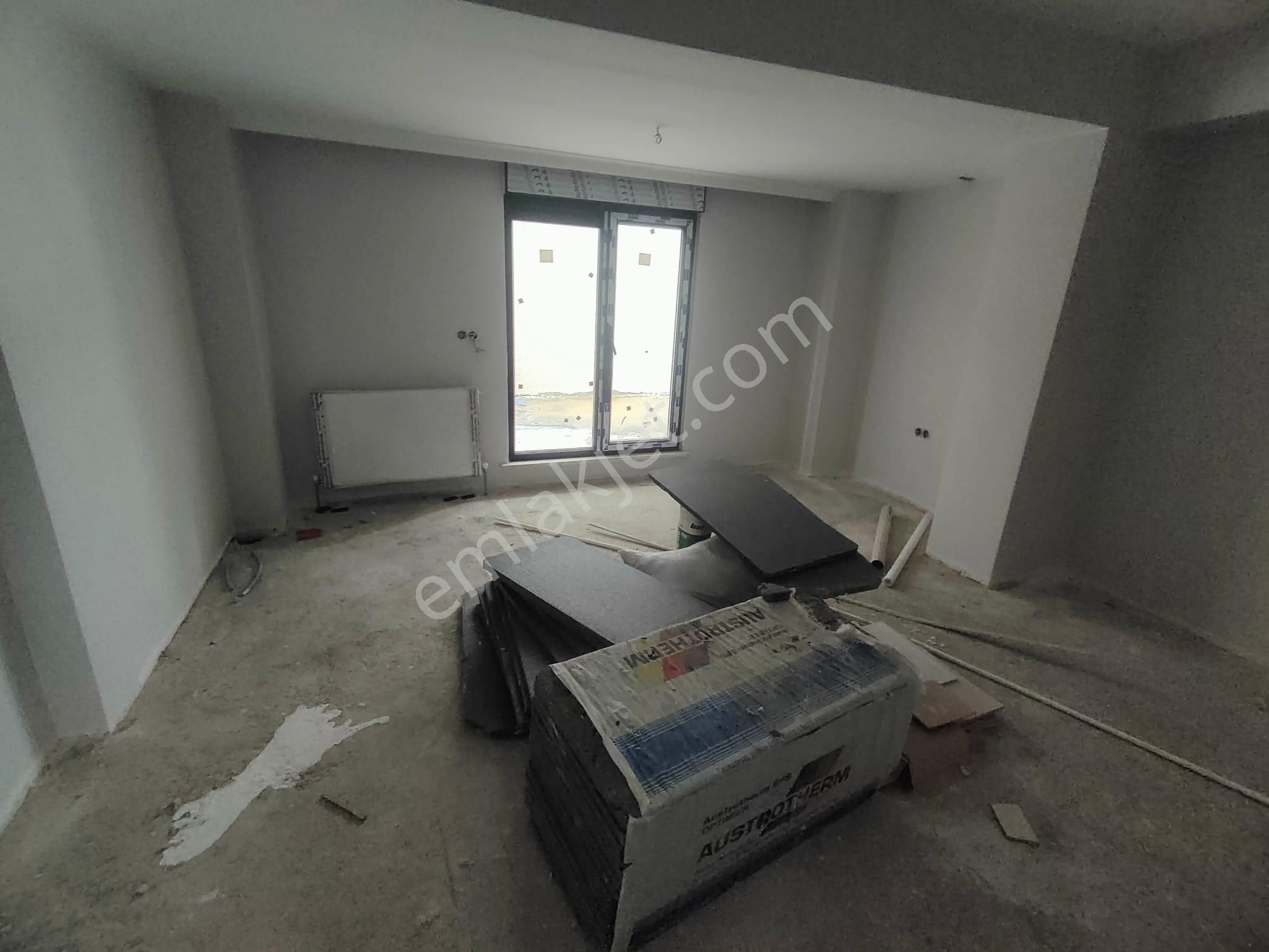 Emlak Dünyasından Altıntepede 2+1 Bahçe Kullanımlı Ters Dubleks - Görsel 6