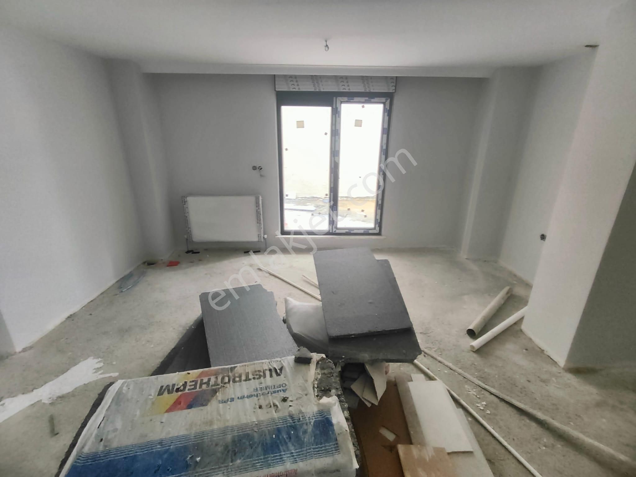 Emlak Dünyasından Altıntepede 2+1 Bahçe Kullanımlı Ters Dubleks - Görsel 5