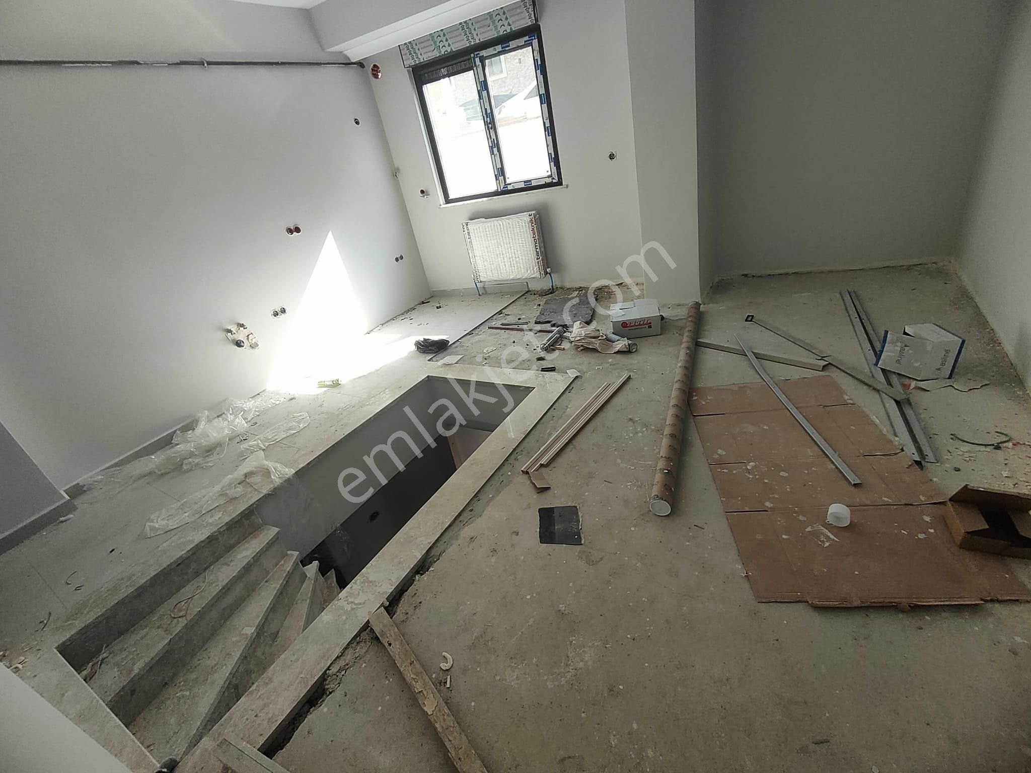 Emlak Dünyasından Altıntepede 2+1 Bahçe Kullanımlı Ters Dubleks - Görsel 2