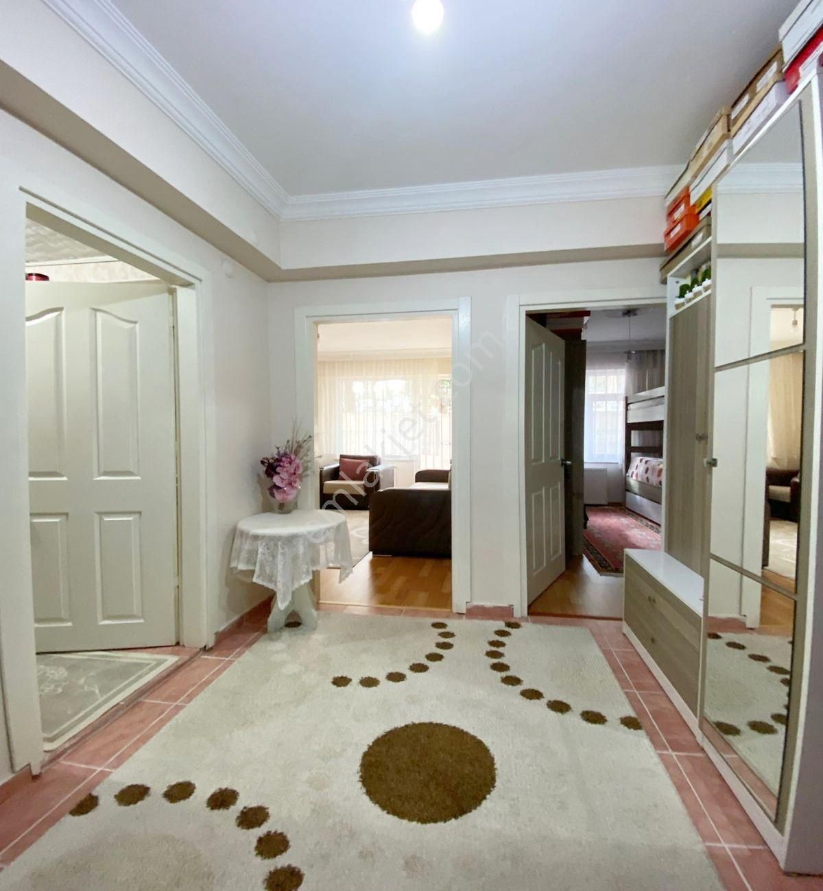 Avcılar Ambarlıda 2+1 15 Yaşında Satılık Daire - Görsel 13