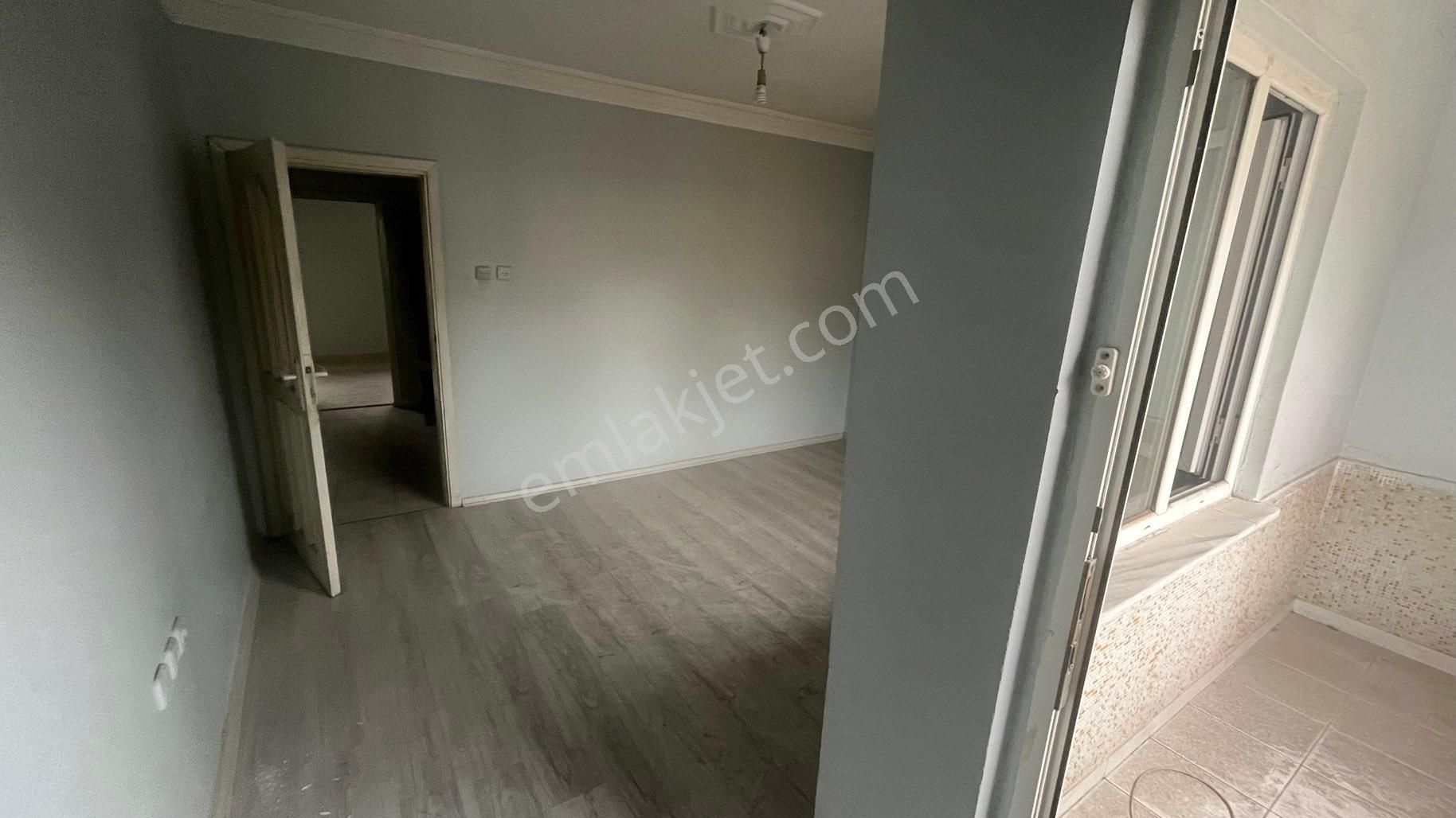 Serdar Emlakc’tan Menderes Mah 3 + 1 Kat Dört Tek Daire Üzeri - Görsel 5