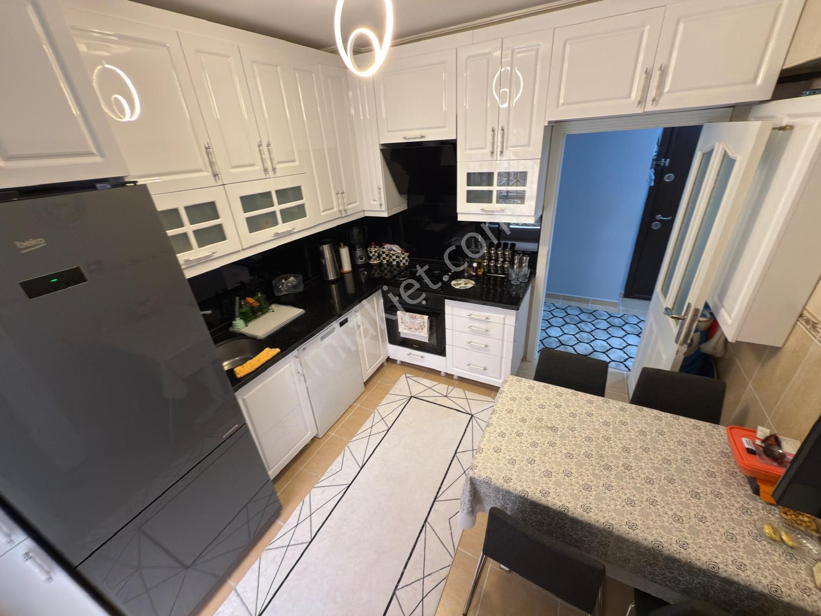 Yayla Mahallesi'nde Genç Binada 3+1 Full Yapılı Daire!