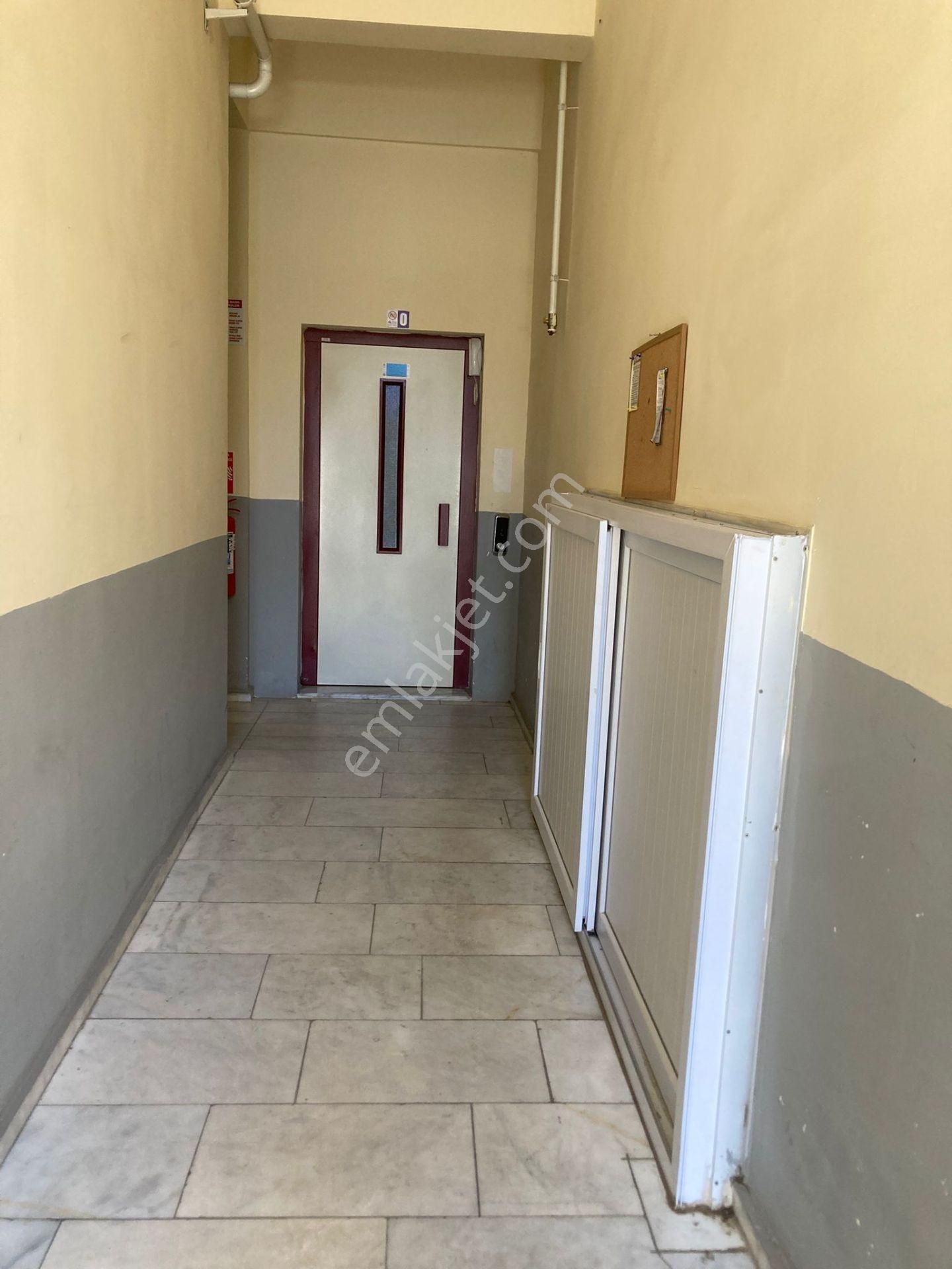Salı Pazarı Caddesi'nde Satılık 3+1 Daire (asansörlü, 120m²) - Görsel 10