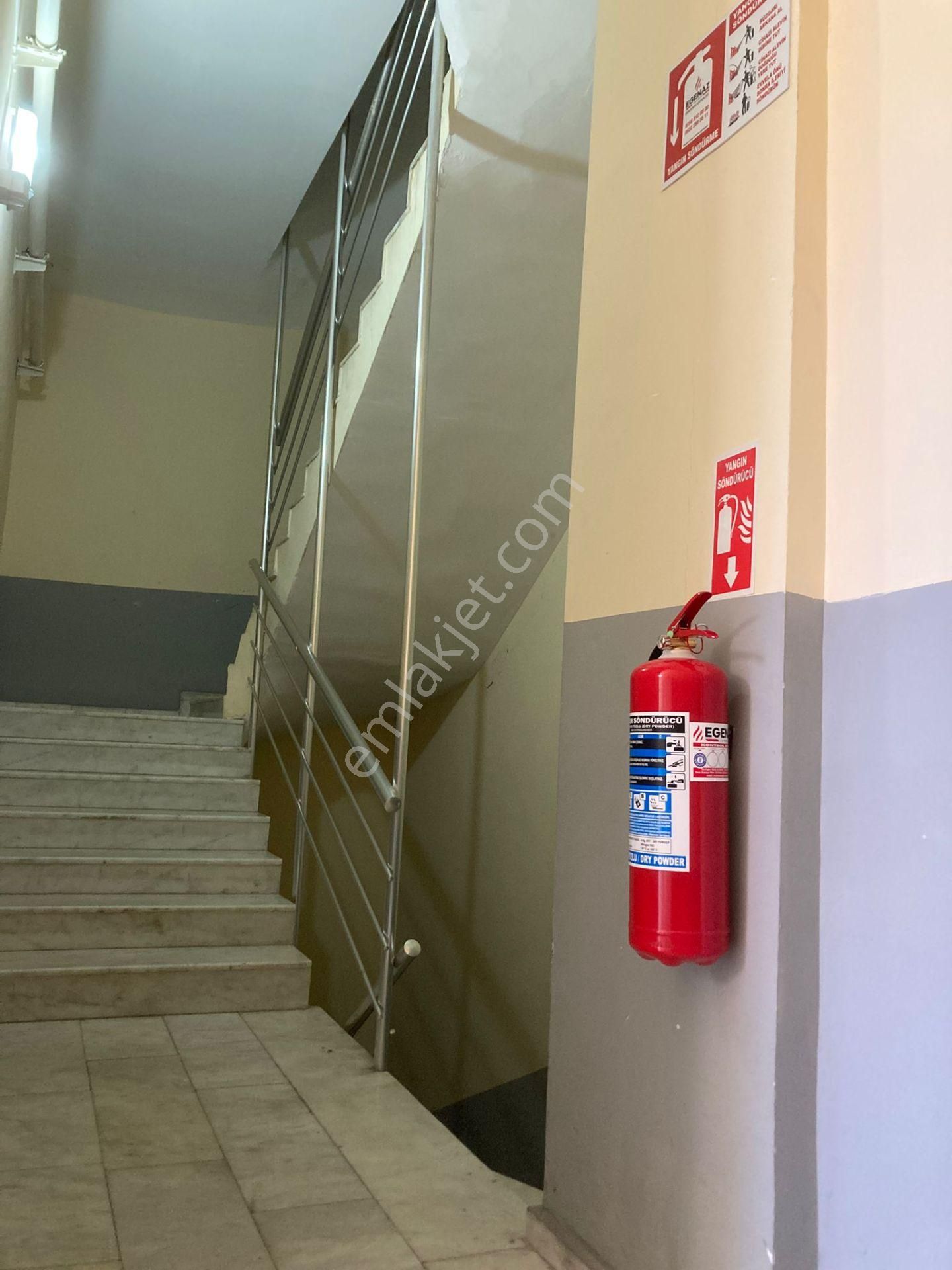 Salı Pazarı Caddesi'nde Satılık 3+1 Daire (asansörlü, 120m²) - Görsel 11