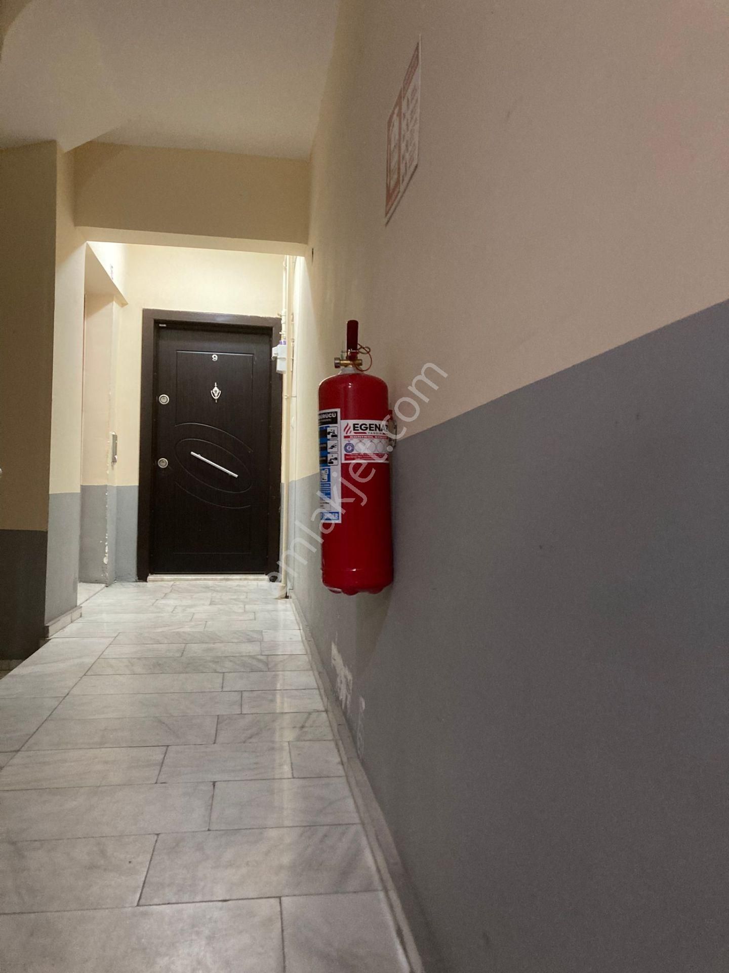 Salı Pazarı Caddesi'nde Satılık 3+1 Daire (asansörlü, 120m²) - Görsel 14