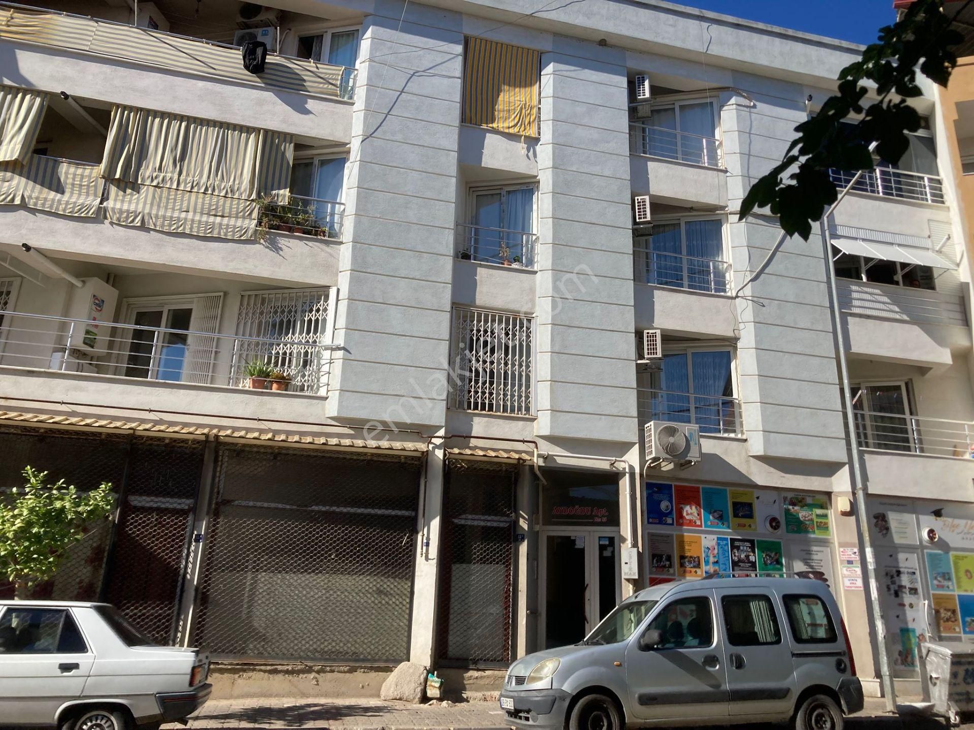 Salı Pazarı Caddesi'nde Satılık 3+1 Daire (asansörlü, 120m²) - Görsel 3