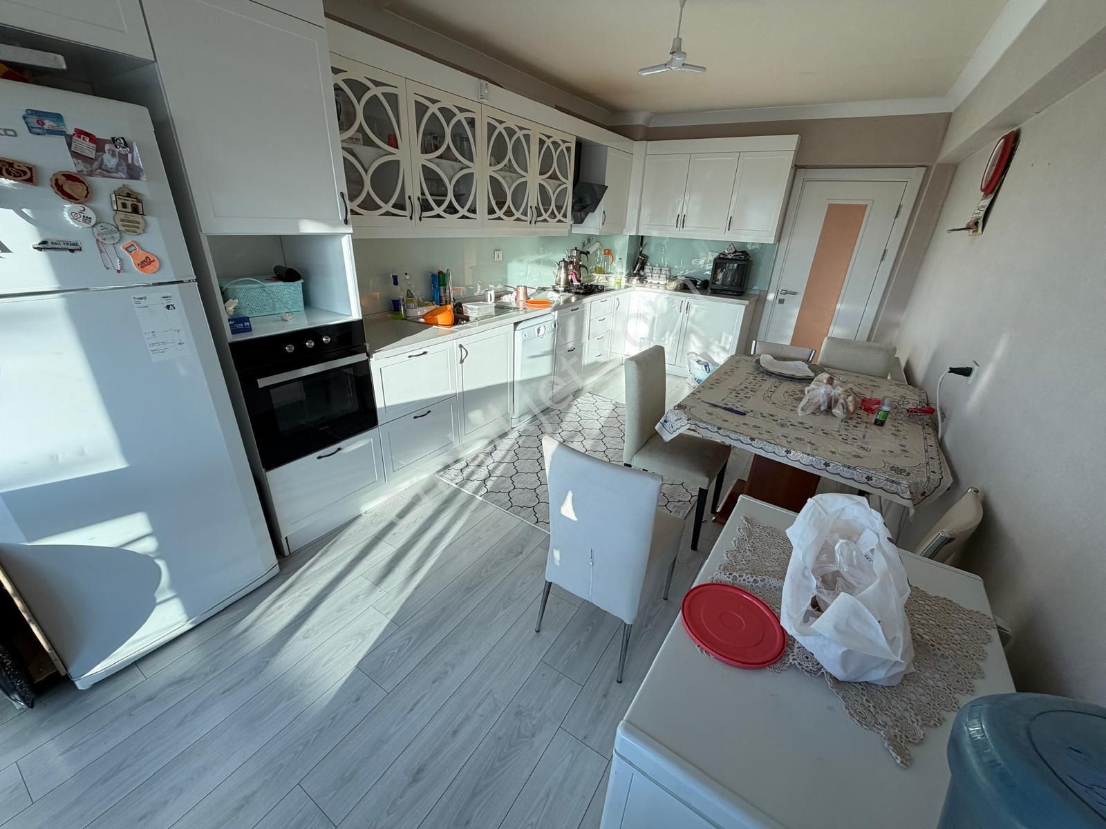 Sym'den Pınarbaşı Mh Ara Katta Asansörlü Ebeveny Banyolu Full Yapılu Geniş 4+1 Dairee!!! - Görsel 3