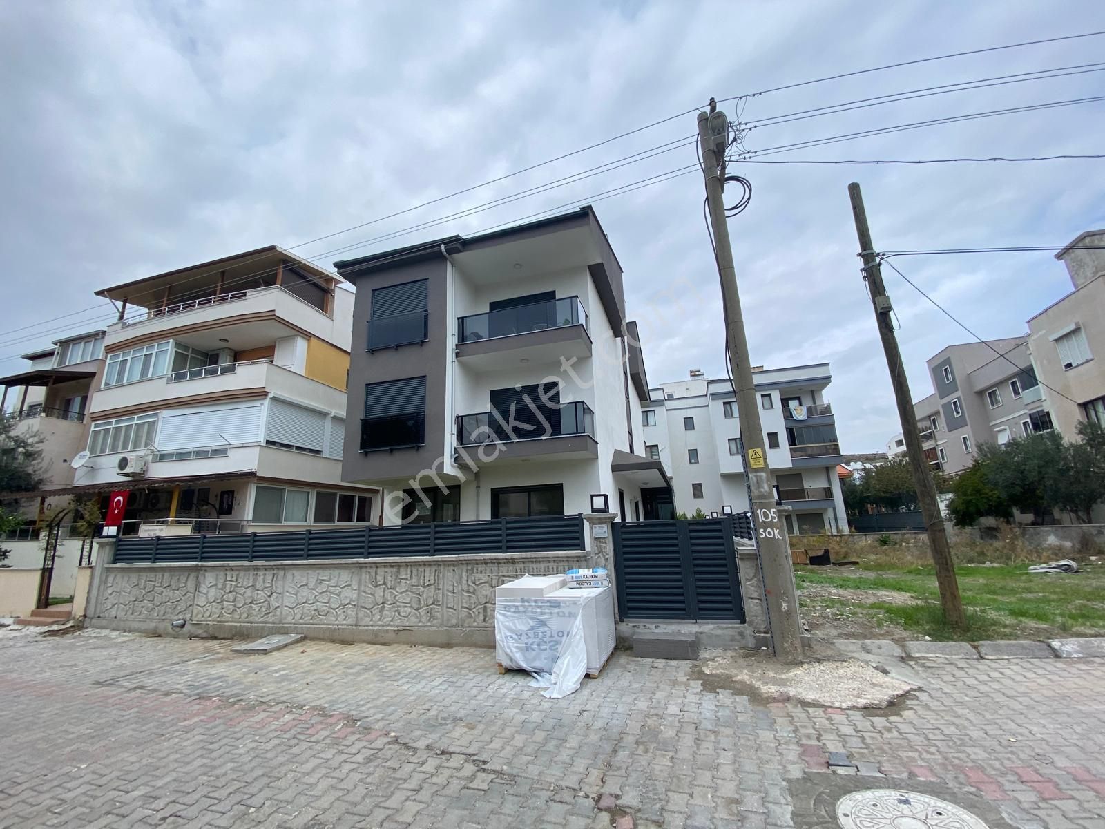 Egenin İncisi Çandarlı Merkezde 2+1 Satılık Daire - Görsel 6