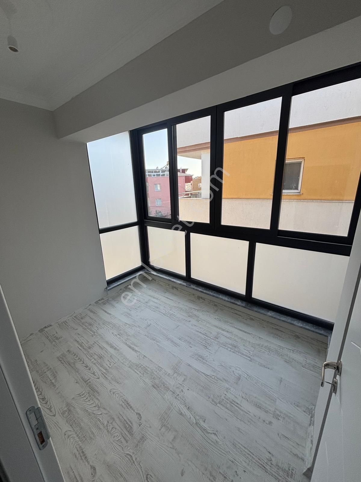 Egenin İncisi Çandarlı Merkezde 2+1 Satılık Daire - Görsel 12