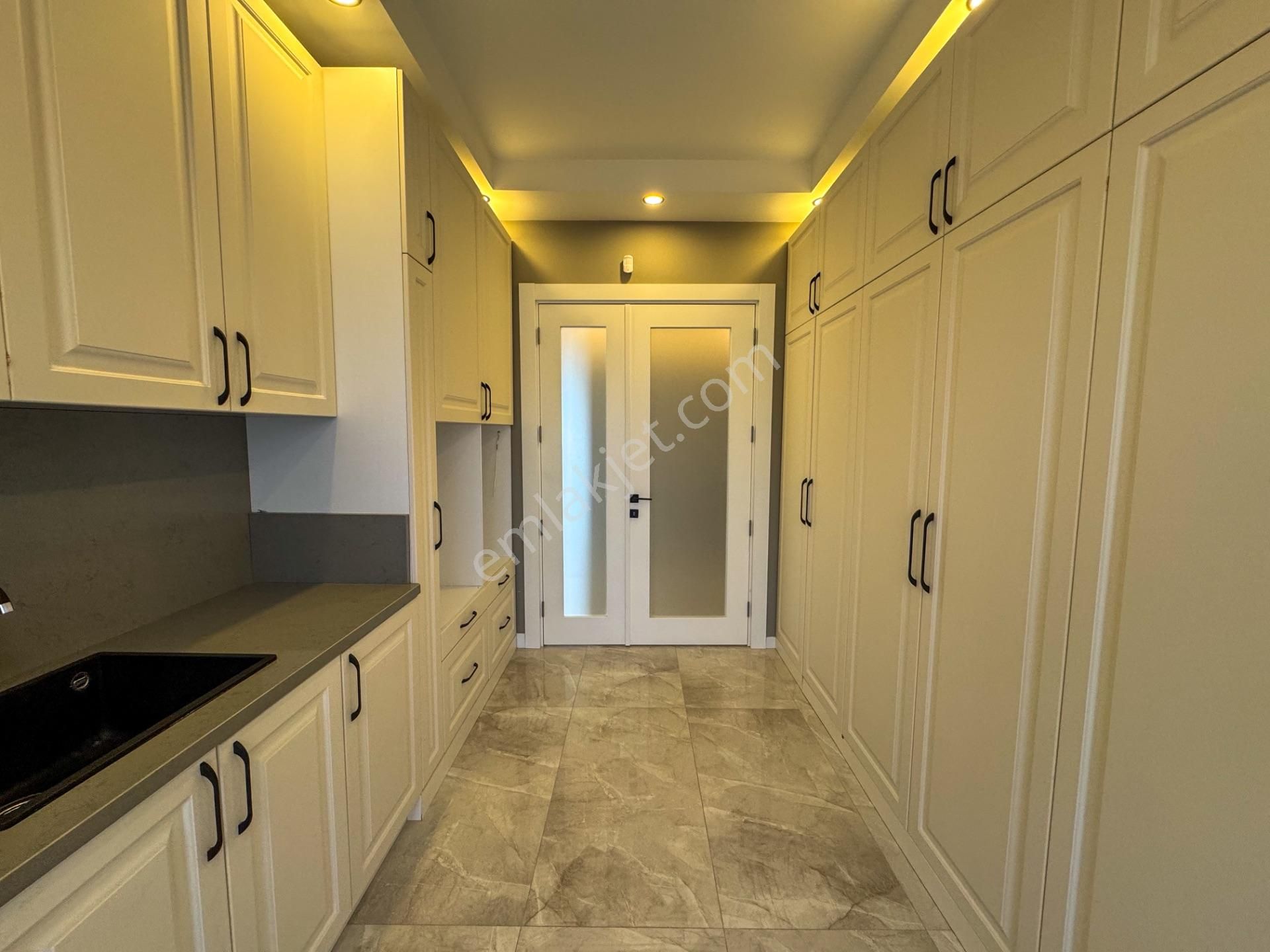 Yalova Kadıköy'de Deniz Ve Doğa Manzaralı Havuzlu Satılık Villa - Görsel 20