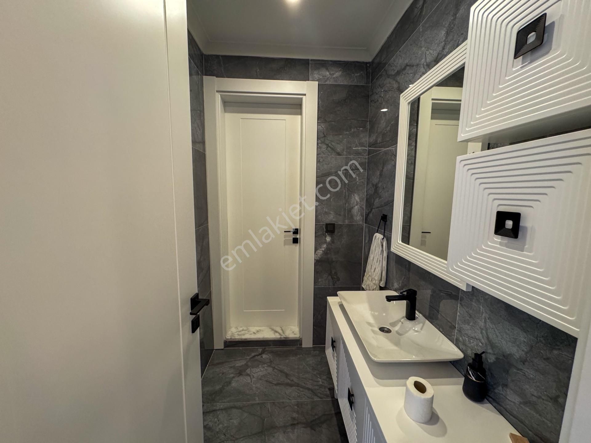 Yalova Kadıköy'de Deniz Ve Doğa Manzaralı Havuzlu Satılık Villa - Görsel 4