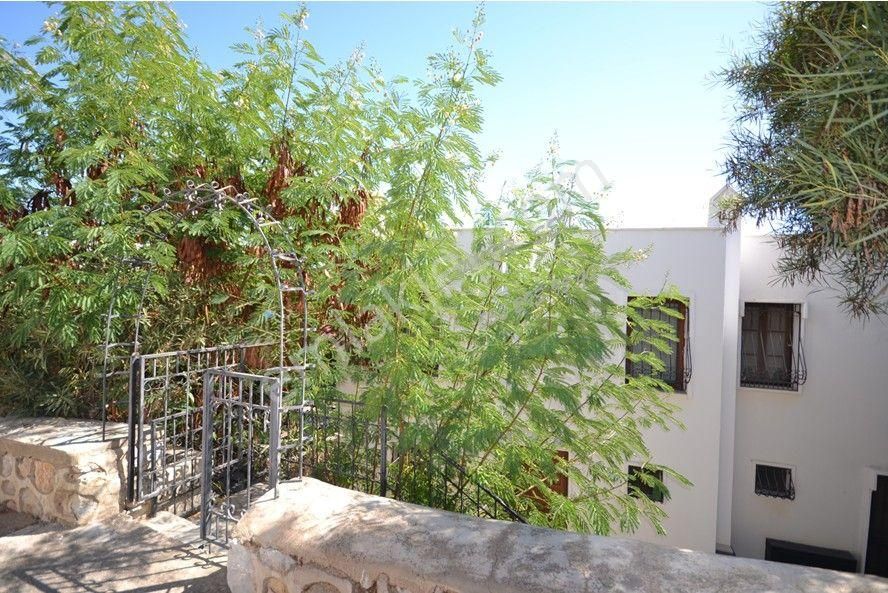 Bodrum Kadıkalesi Deniz Manzaralı, Bahçeli 3+1/ 160 M2 Arsa Payı - Görsel 8