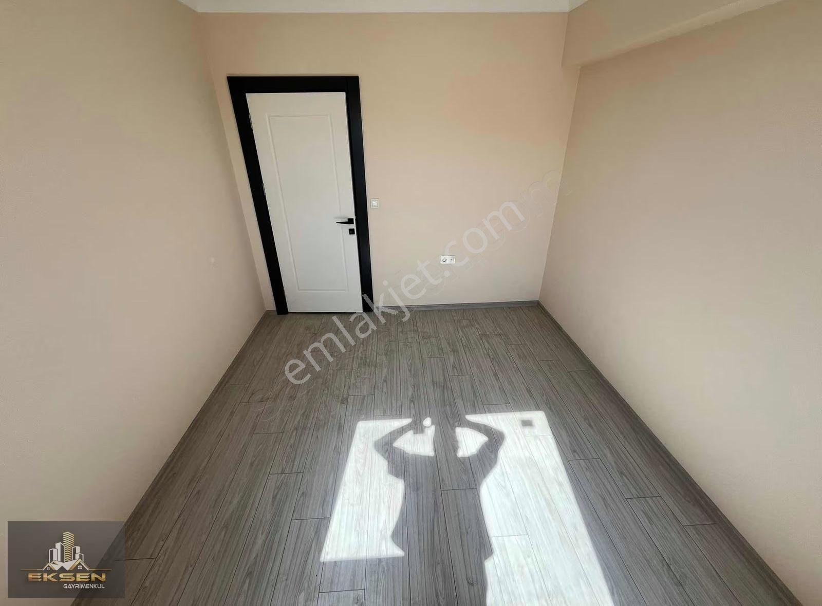 Eksen Gayrimenkul'den Güneşevlerde Site İçerisinde 4+1 Daire