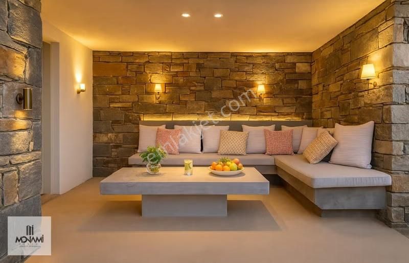 Vadi Deniz Manzaralı Sıfır Site İçi 5+1 900m2 İçinde Lüx Villa