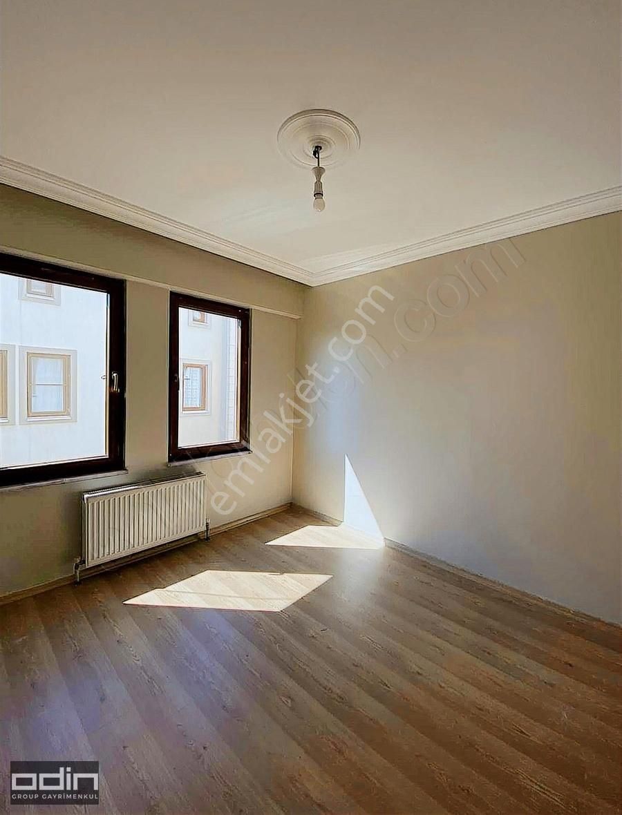 Odin'den Beyaz Melisa Sitesi 5+1 Bahçeli Konforlu Triplex Villa - Görsel 4