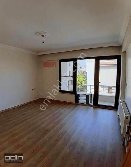 Odin'den Beyaz Melisa Sitesi 5+1 Bahçeli Konforlu Triplex Villa - Görsel 27