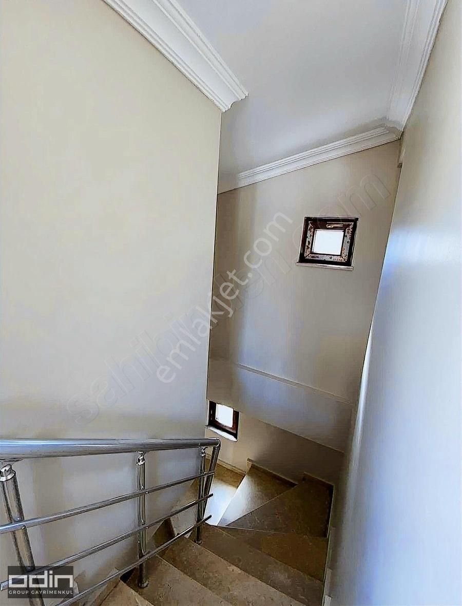 Odin'den Beyaz Melisa Sitesi 5+1 Bahçeli Konforlu Triplex Villa - Görsel 18