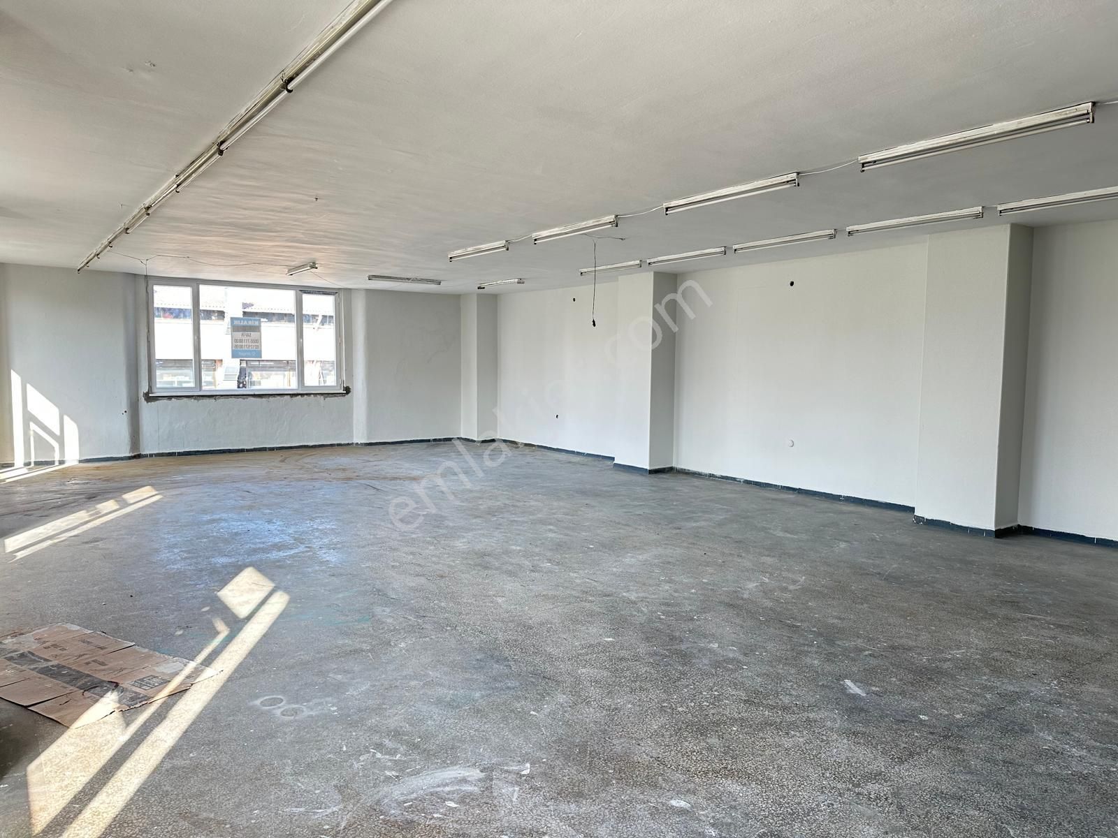 Safir Bakırköy'den Merter Tramvay Durağında Arakat 200 M2 İşyeri - Görsel 8