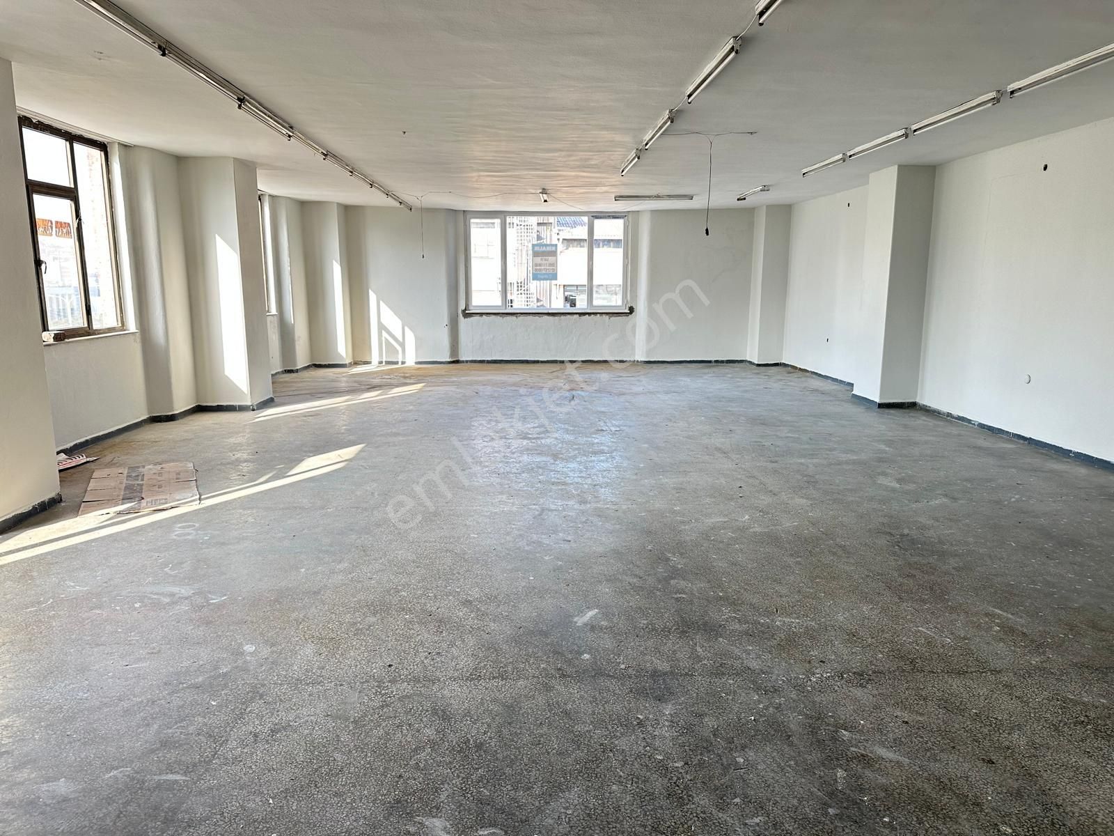 Safir Bakırköy'den Merter Tramvay Durağında Arakat 200 M2 İşyeri - Görsel 5