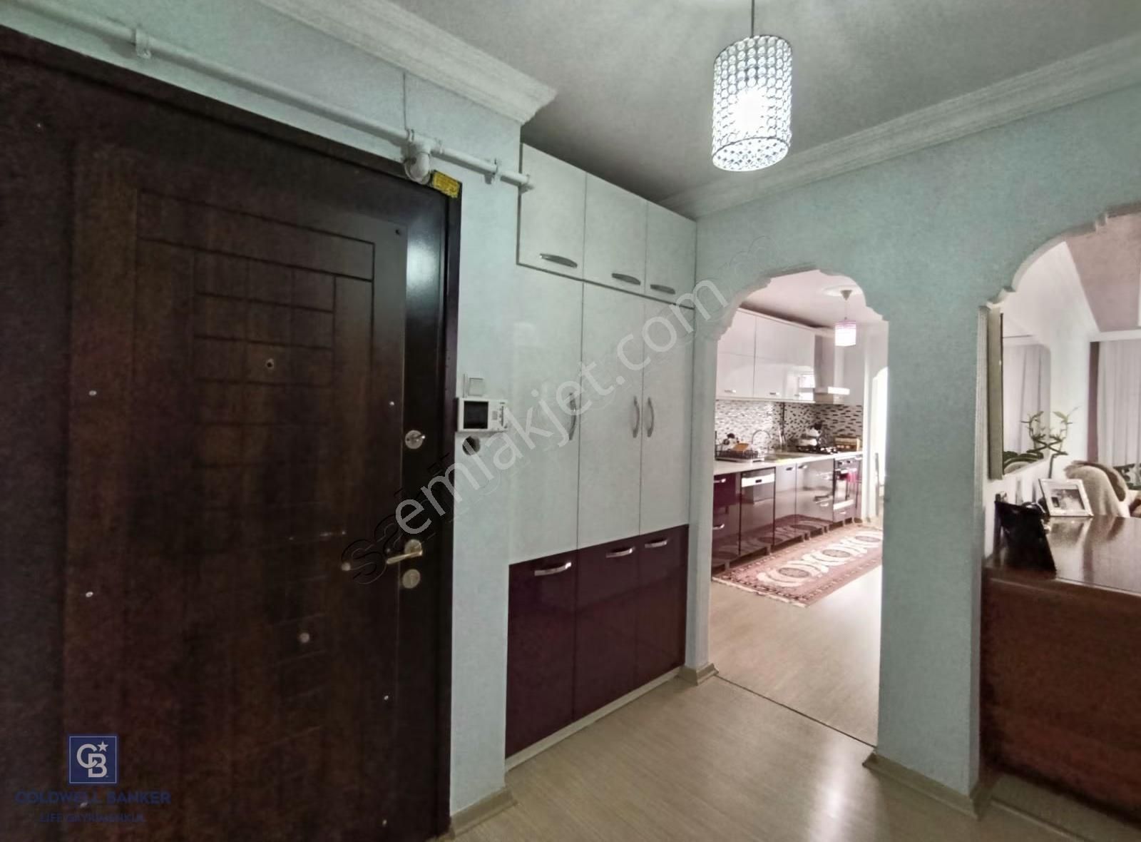 Bayraklı Onur Mahallesinde Kiralık Geniş 3+1 Daire - Görsel 4