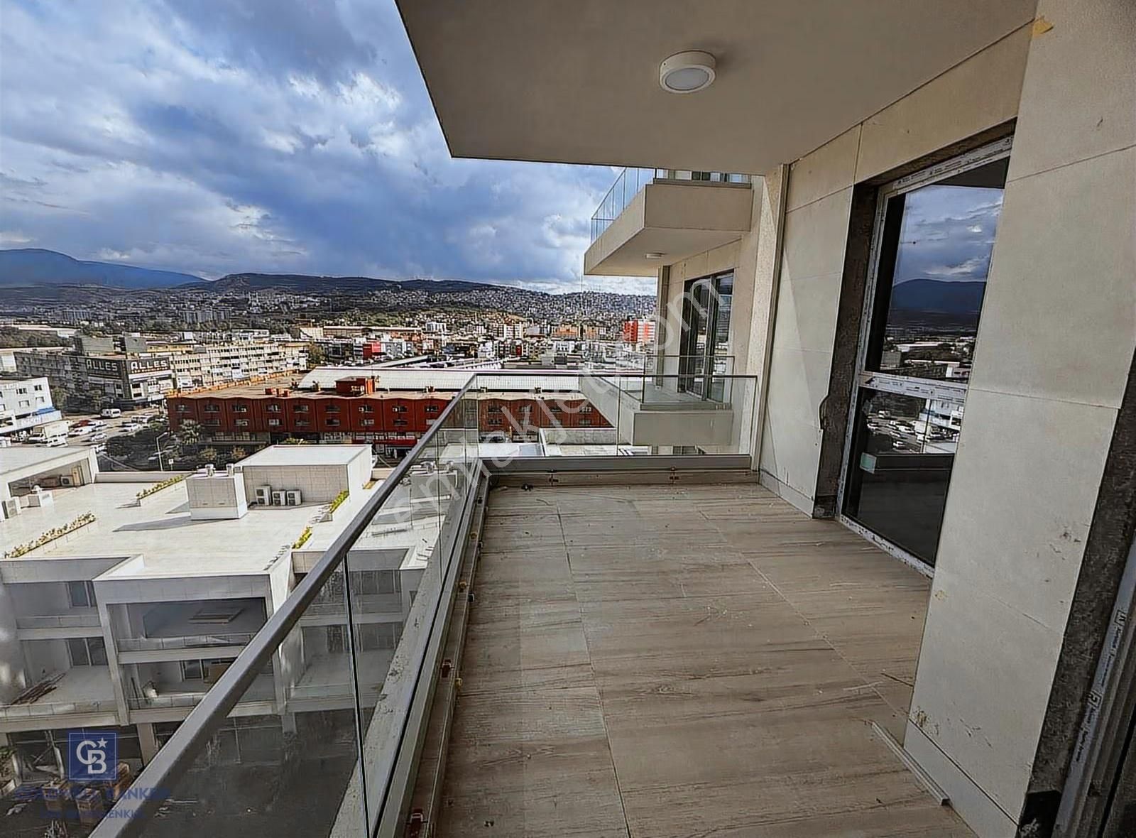 Megapol İzmir Tower Three Rezidans Kule'de Satılık 1+1 Daire - Görsel 24