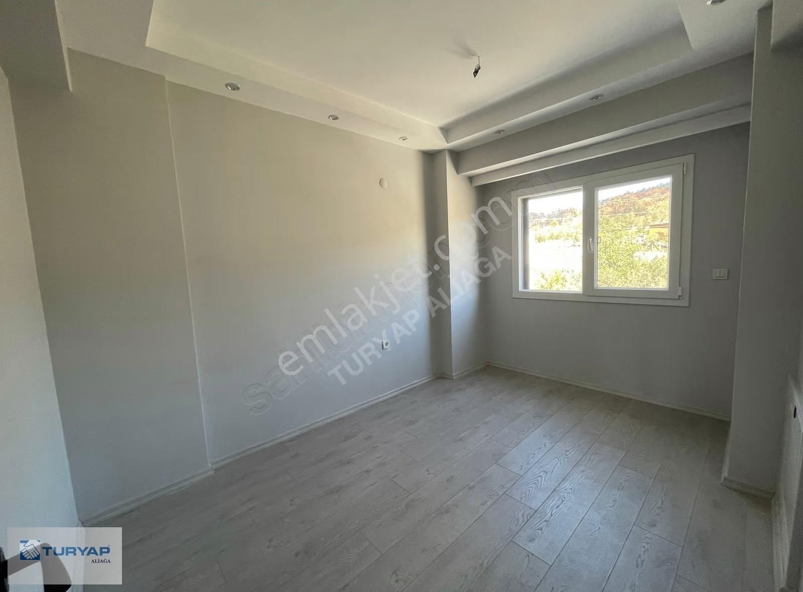 Foça Ilıpınar'da Satılık Müstakil Havuzlu Tripleks Villa - Görsel 2