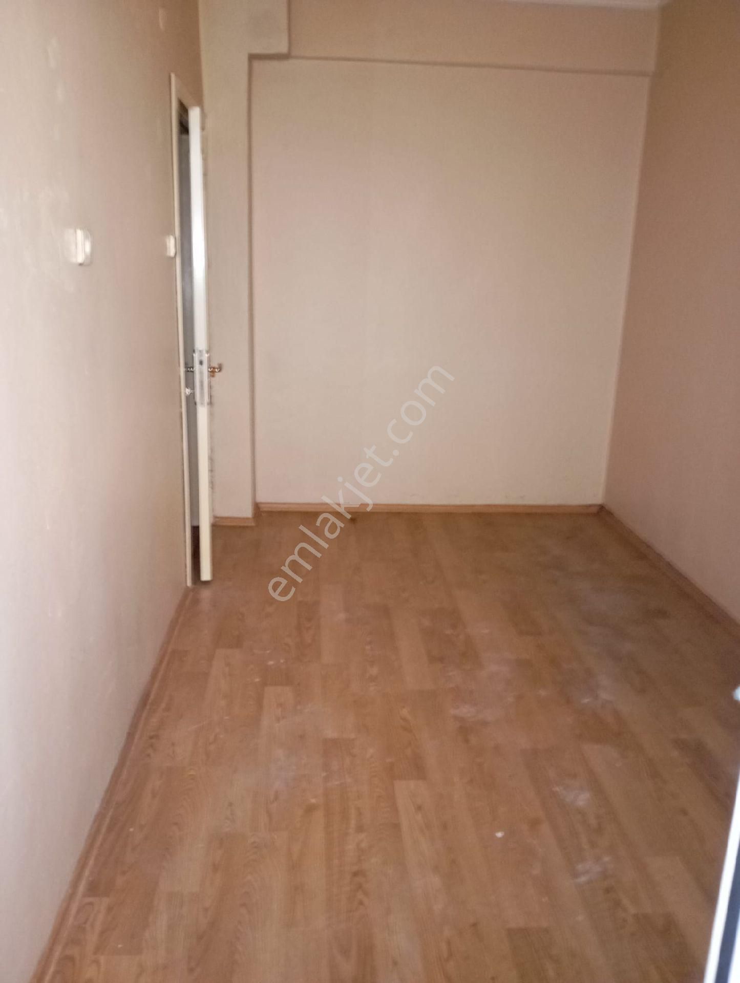 Istanbul Esenler Nine Hatun Mahallesınde 2+1 Satılık Daıre