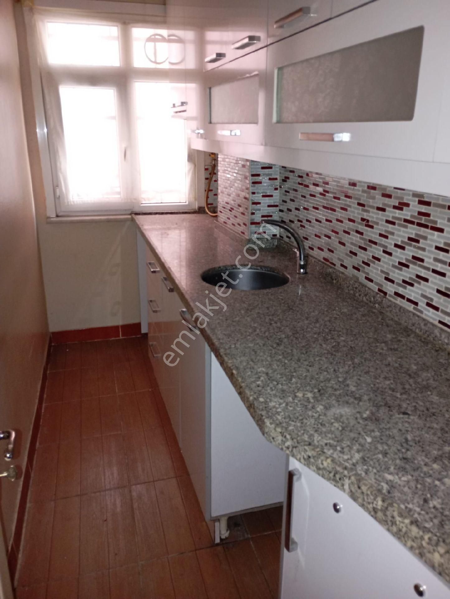 Istanbul Esenler Nine Hatun Mahallesınde 2+1 Satılık Daıre - Görsel 2