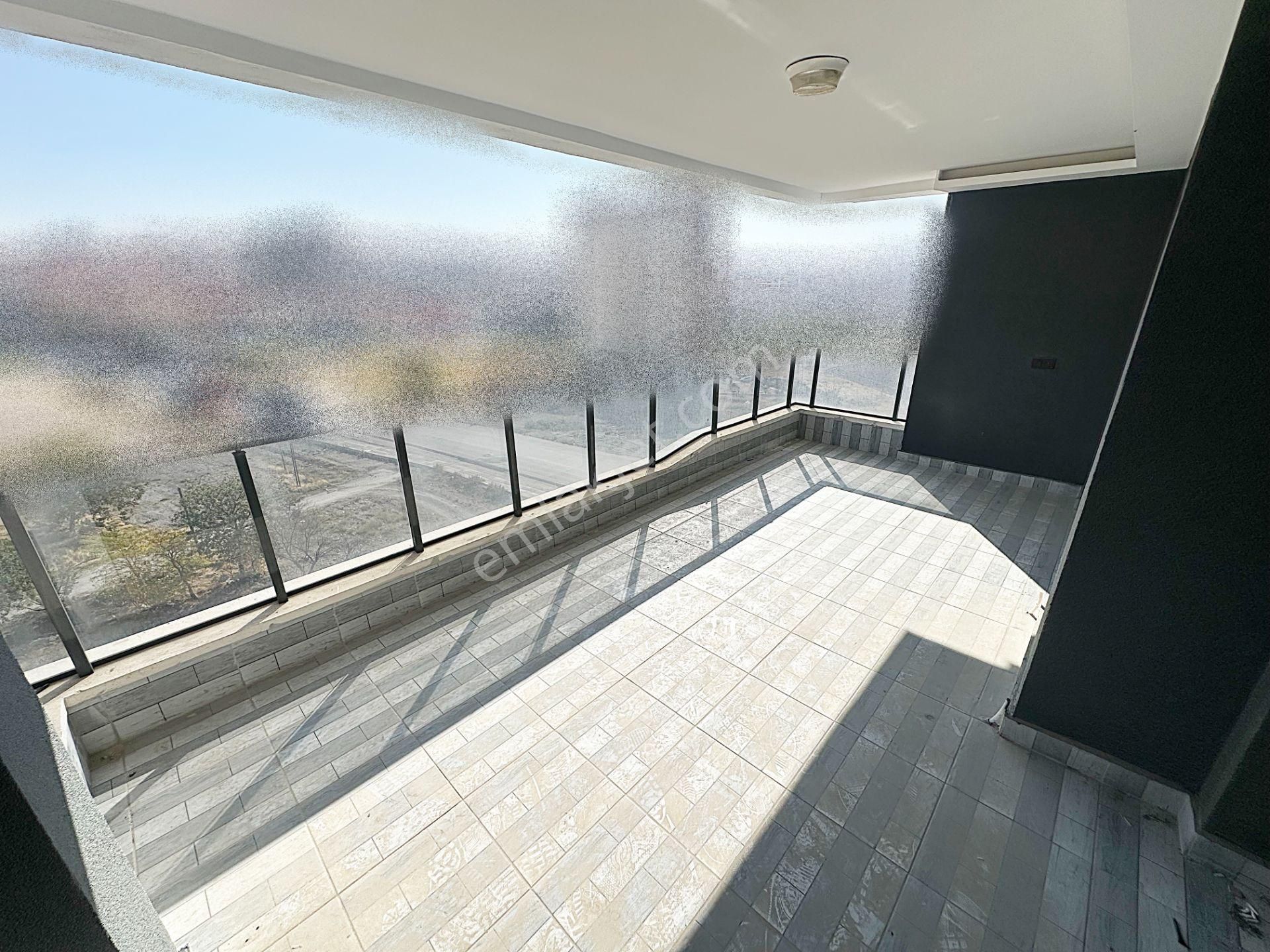 Cihandan Ovacık'ta Tek Bloklu Site İçerisinde 4+1 Satılık - Görsel 38